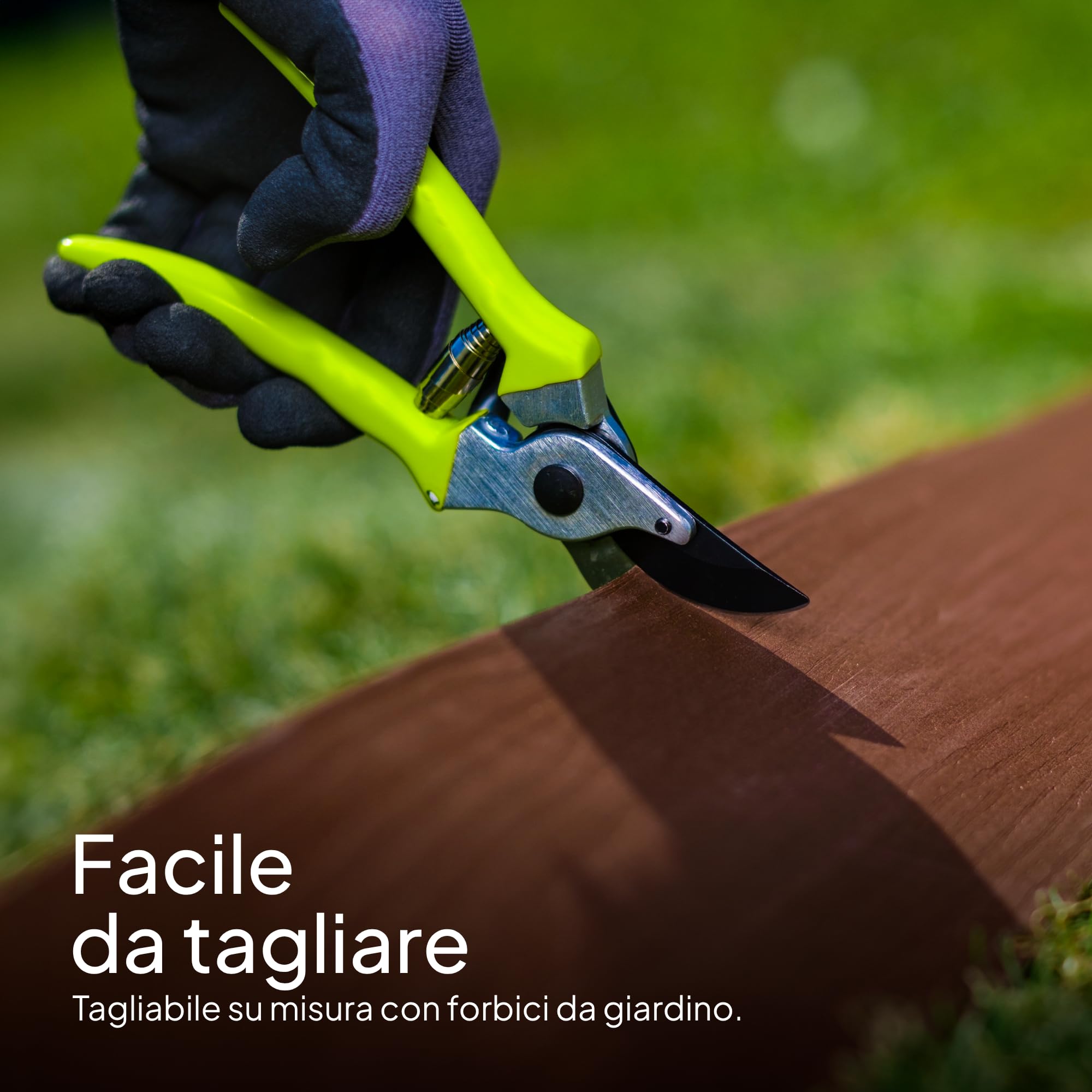 UNIGARDIA Bordura per Aiuola 20 m - Altezza 13 cm, Spessore 3 mm - Bordatura per Giardino in Plastica - Cordolo Flessibile per Aiuole - Uso Semplice, Marrone con Decori in Legno
