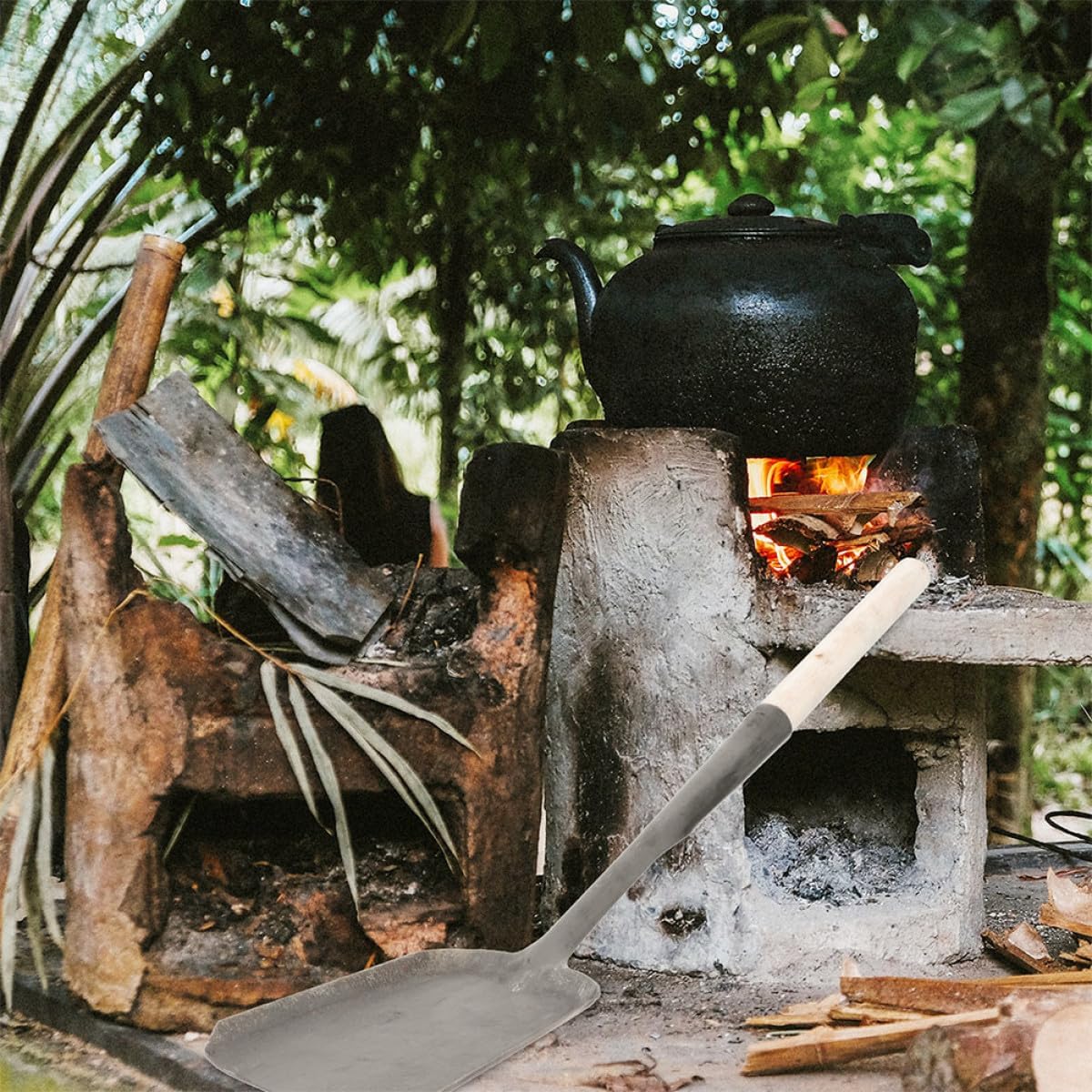 FRCOLOR Stove Coals Scoop with Long Wooden Handle, Large Multi-Functional Fireplace Ash Shovel for Home Stove and Kitchen Cleaning