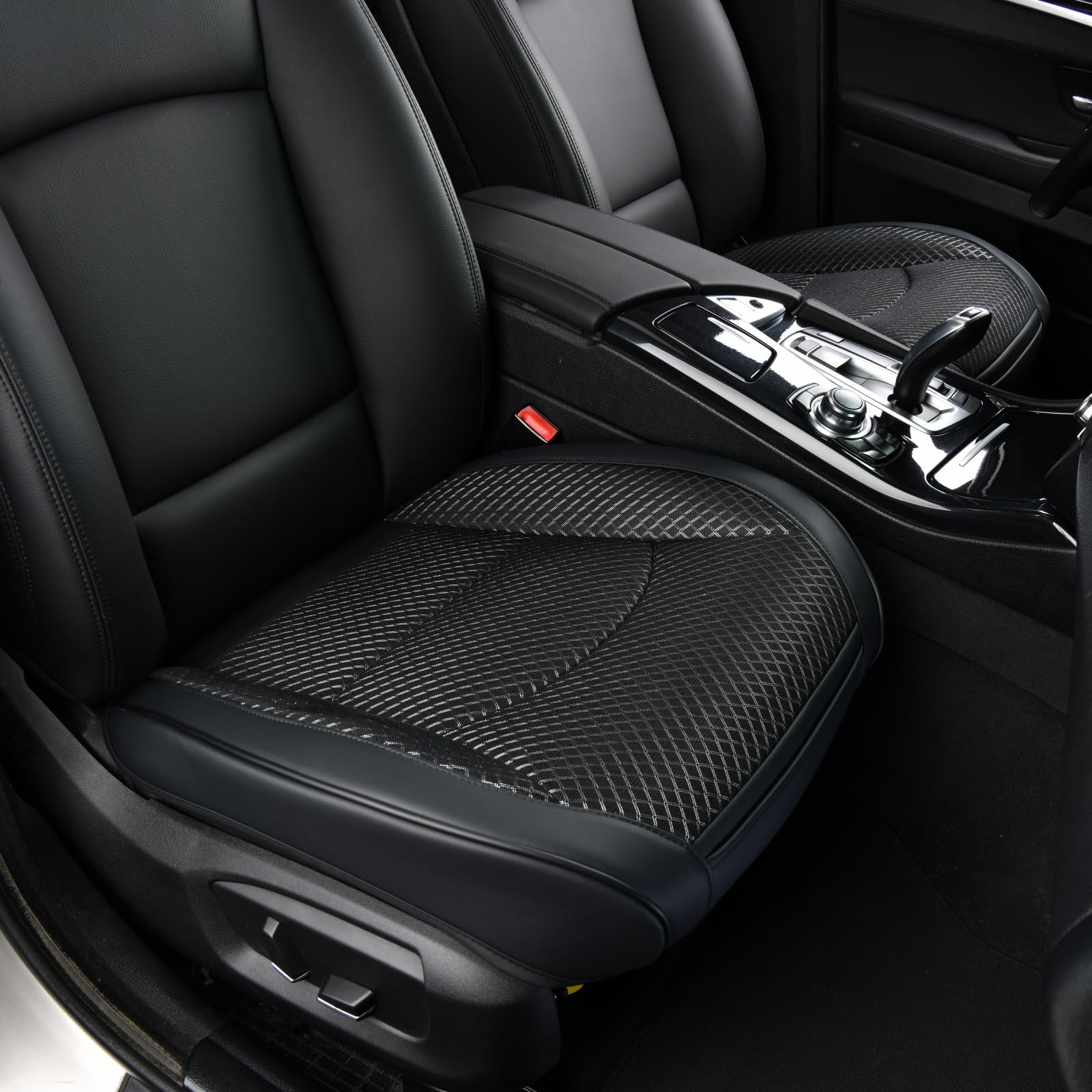 ZATOOTO 2er Set Sitzauflage Auto Vordersitze Gegen Schwitzen - Autositzauflage Fahrersitz Patchwork-Design aus Stoff und Kunstleder - Anti Rutsch Sitzkissen mit Seitenschutz & Tasche