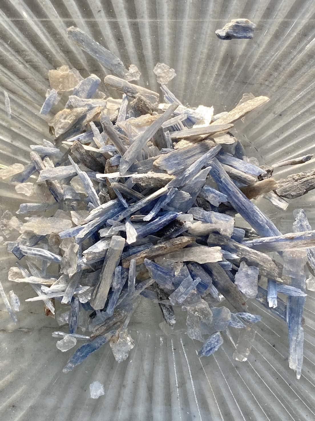 Blue Kyanite - Medium Chips no Powder - 100% Blue Kyanite Life+Love! Powers Up Crystals Clear Communication! med(4 Ounces (1/4 Pound))