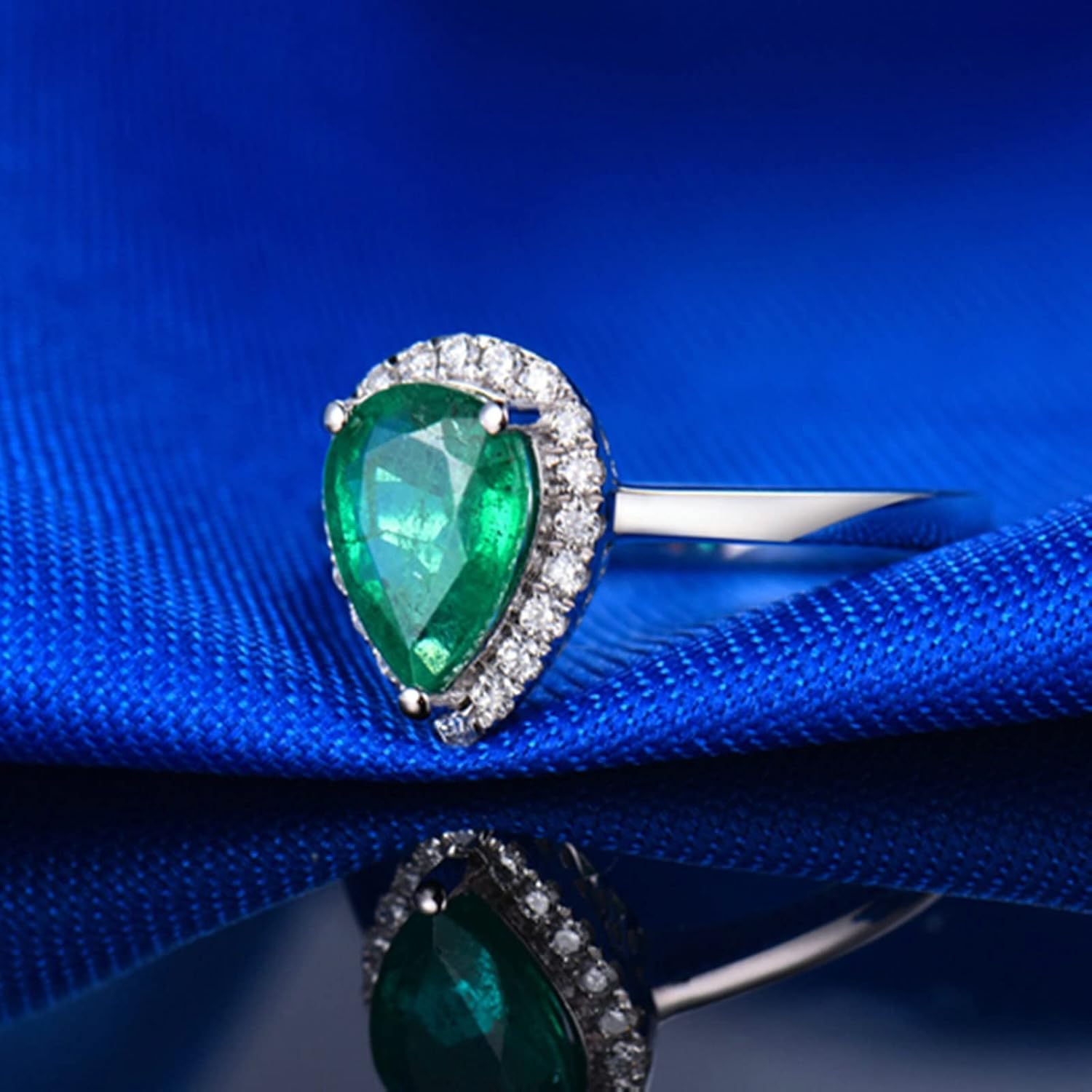 18K White Gold Ring 1.1ct Pear Shape Emerald with 0.14ct Diamond Engagement Rings for Girls