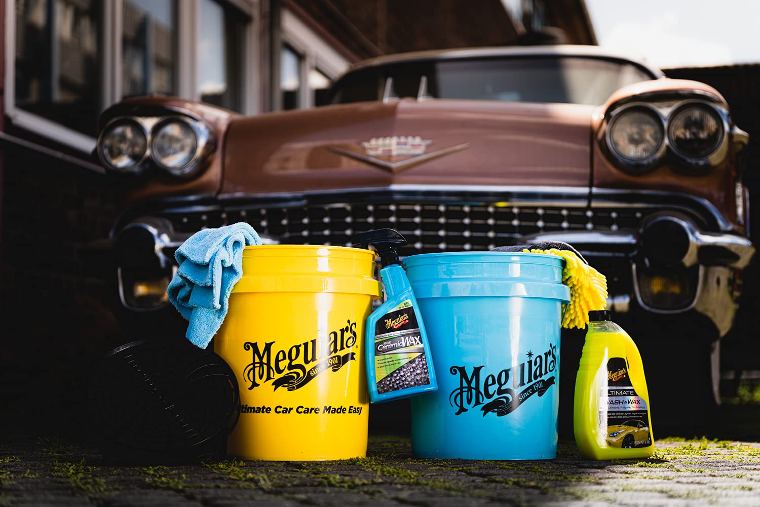 detailmate Meguiars - Set de lavado y cuidado para el coche Meguiars: cubo de lavado 5GAL + champú Wash & Wax 1420 ml + cera de cerámica híbrida 768 ml + herramienta de lavado de cubo Grit Guard