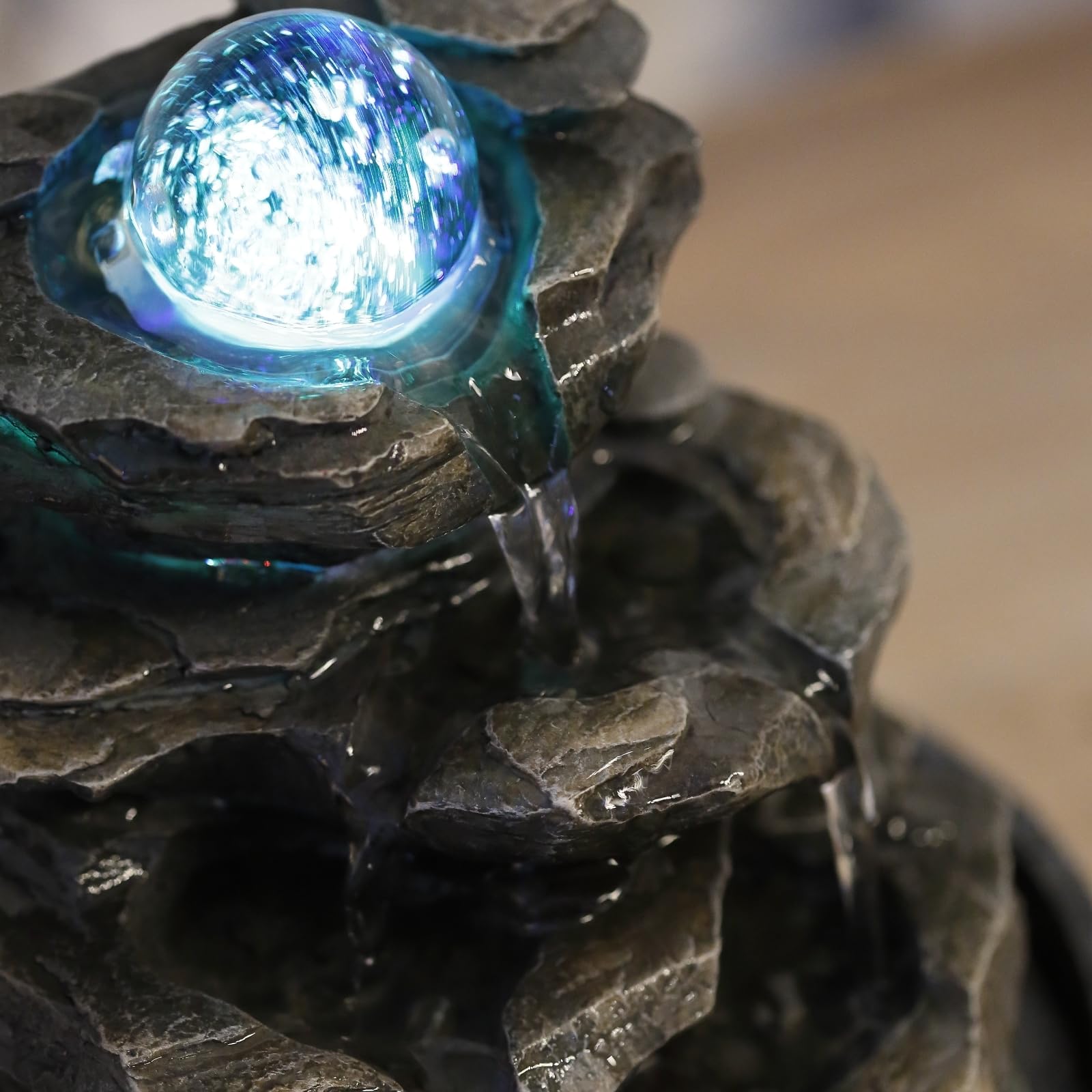Zen'Light - Zimmerbrunnen Little Rock - Naturwasserfall mit Steineffekt und farbigem LED-Licht - Zen Tischdekoration Ideal für Meditation und Entspannung - Feng-Shui-Objekt Glück - H 23cm