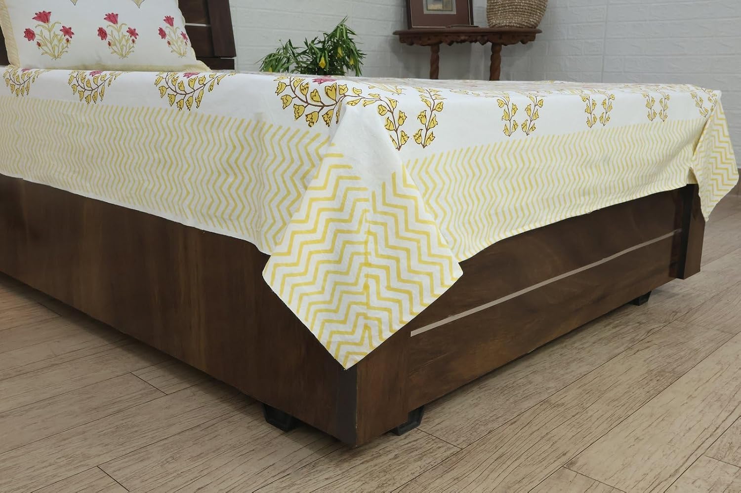 Twin Size Hand Block Printed Cotton Bedsheet, White Yellow, 100% Cotton Flat Sheets, Floral Pattern, Soft and Breathable for Cozy Bedding Home Decor Bedroom Spring Autumn Thanksgiving