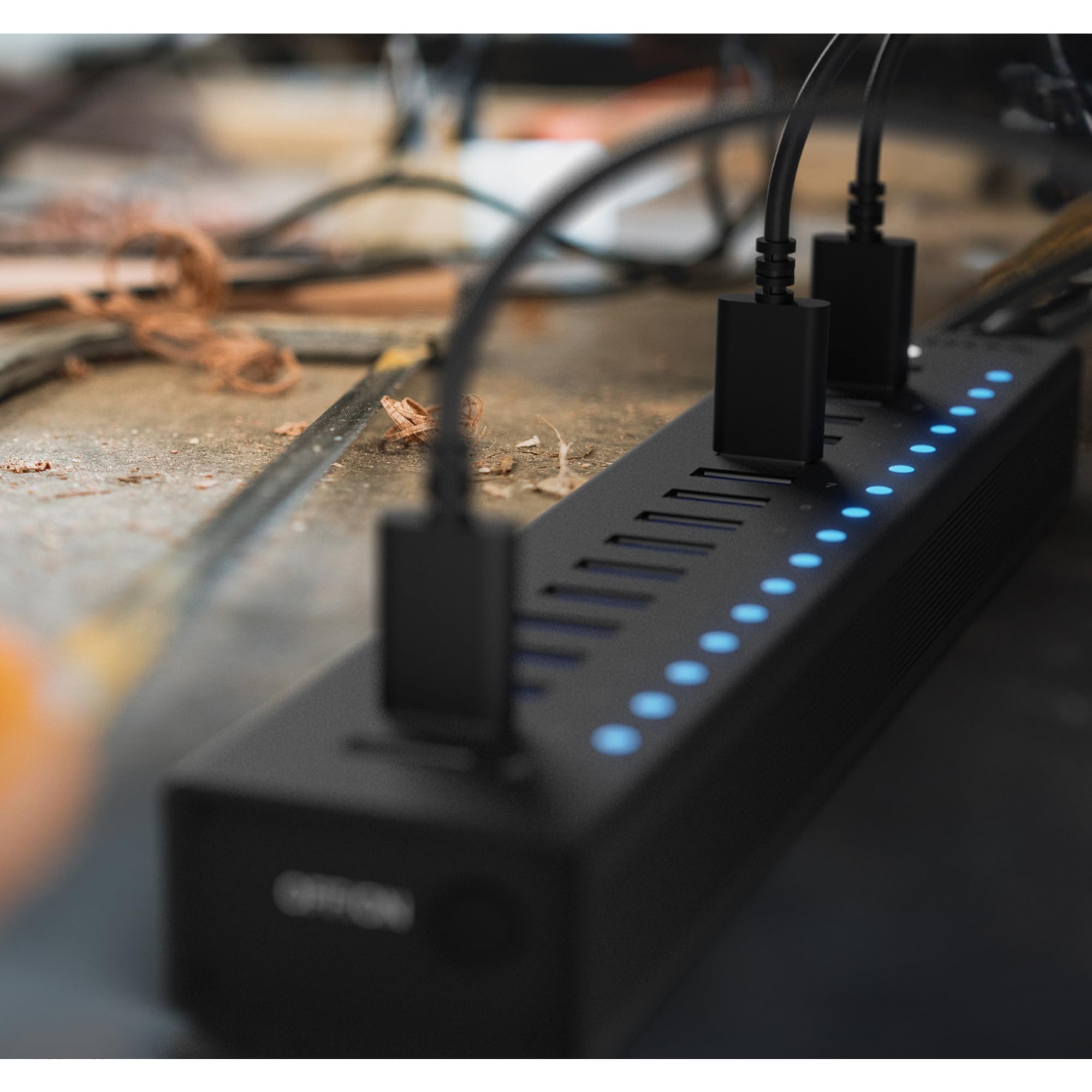 ICY Box Hub USB (17 Ports) 16 Ports USB & 1 Charge USB, USB 3.2 Gen 1 (5 Gbit/s par Port), avec Bloc d'alimentation 96 W, USB-A, Aluminium, IB-HUB1717-U3