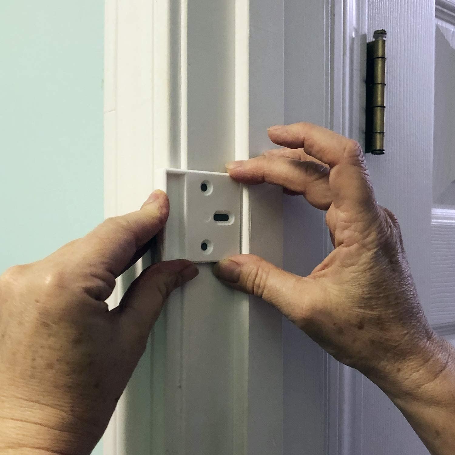 Ultimate Door Guardian White for Inswing or Outswing Doors with Safety Key