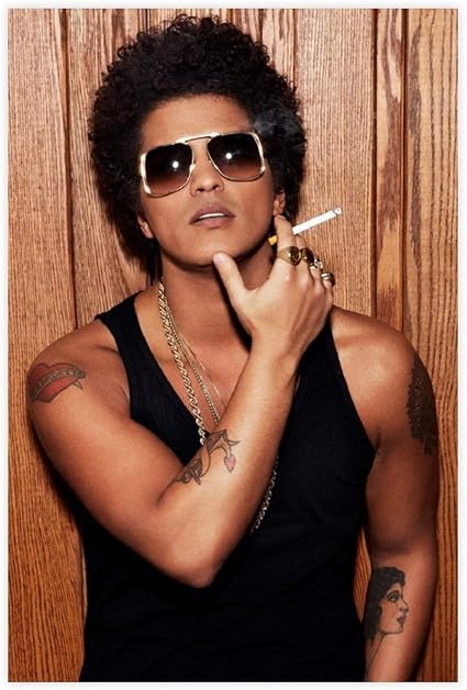 Singer Bruno Mars Smoking Canvas Poster Wall Art Decor Stampa Dipinti per  soggiorno camera da letto Decorazione Unframe: 60 x 90 cm : Amazon.it: Casa  e cucina