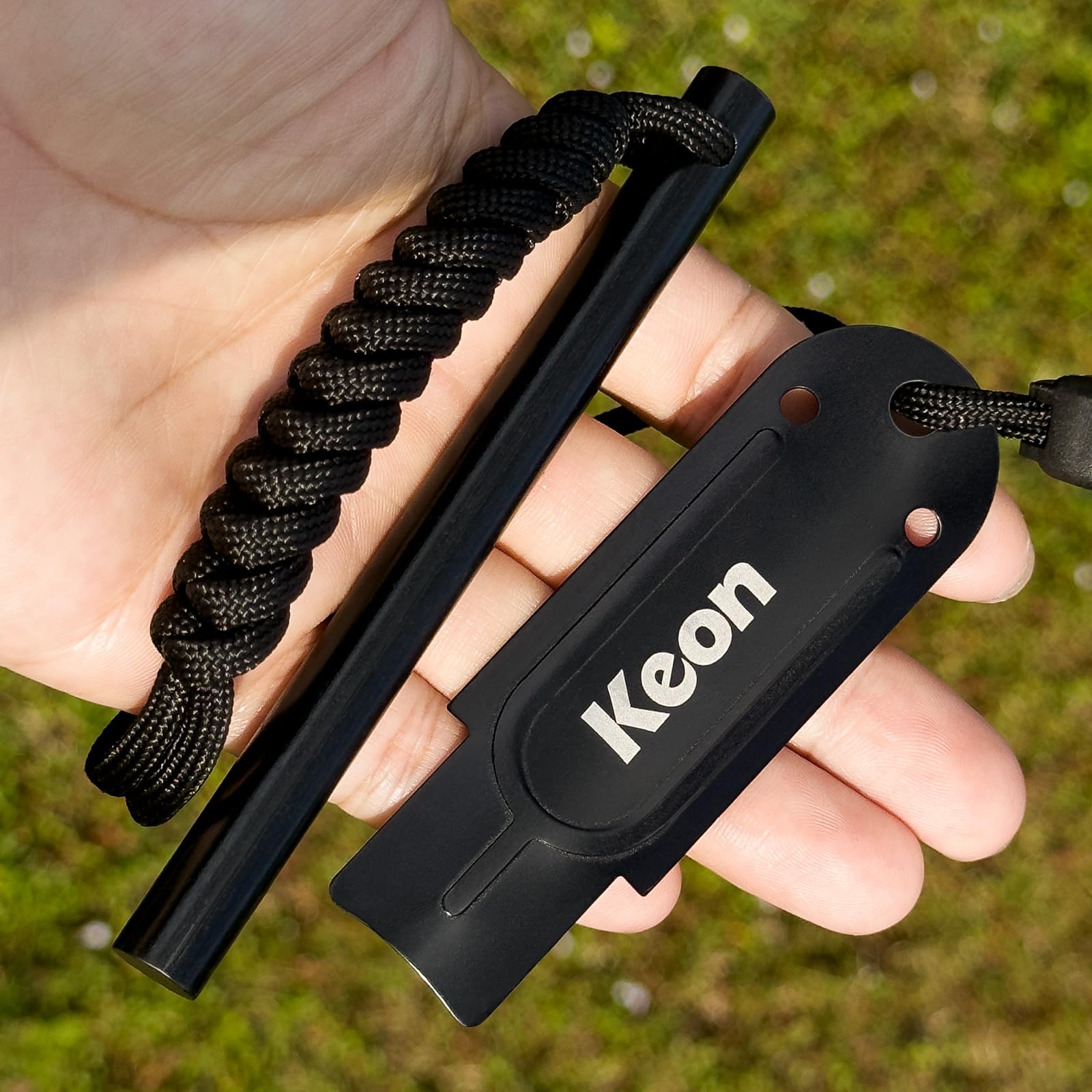 Keon Kit de iniciación de fuego de pedernal y acero, herramienta de supervivencia para arrancar fuego de ferro, 4.5 x 3/8 pulgadas con cordón de muñeca de paracaídas y golpeador (encendedor de
