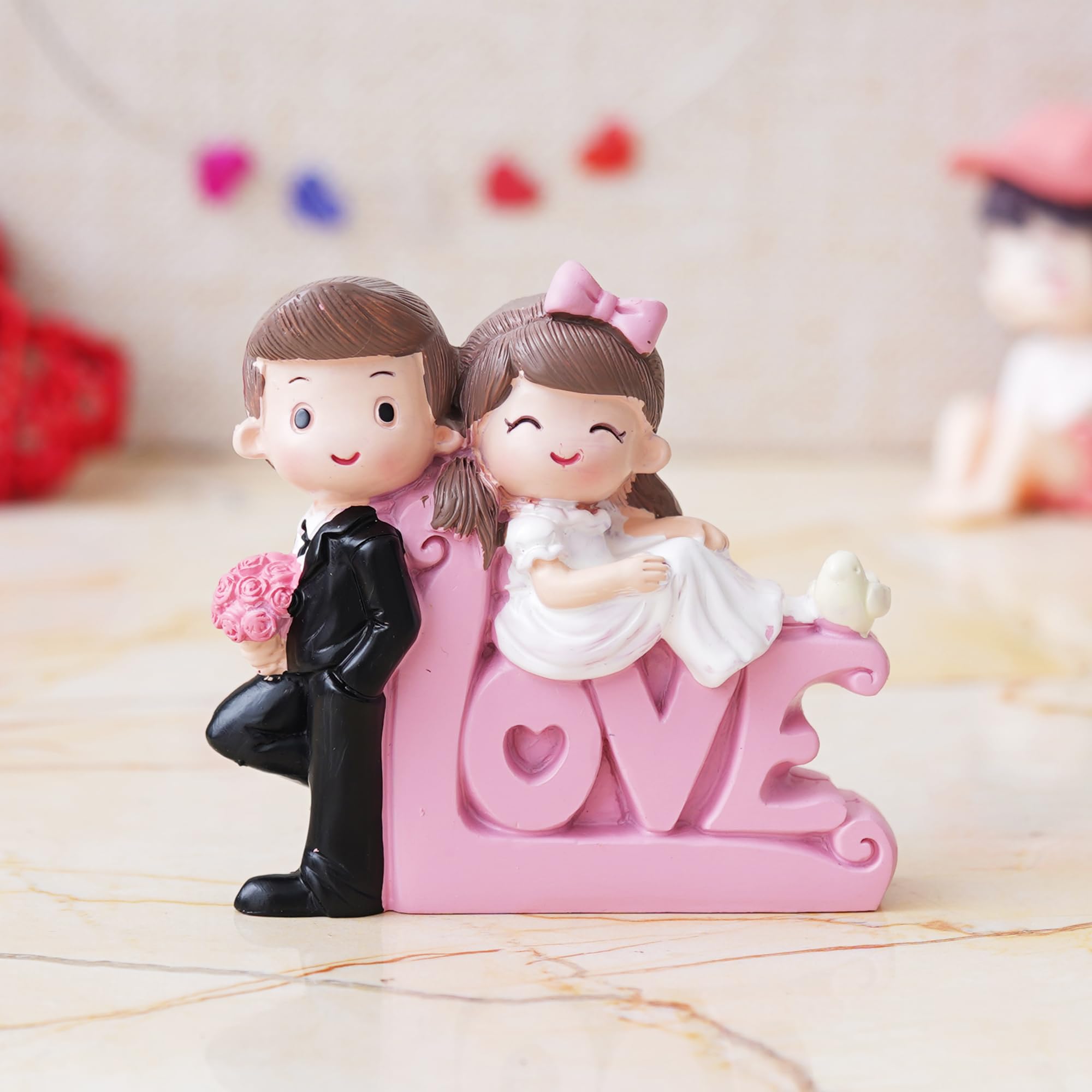 eCraftIndia Valentine Gift for Girlfriend Boyfriend | Love Cute Couple Statue Decorative Showpiece (Resin) Valentine Day Gift for Husband Wife Her Him Valentines Day Decoration Items
