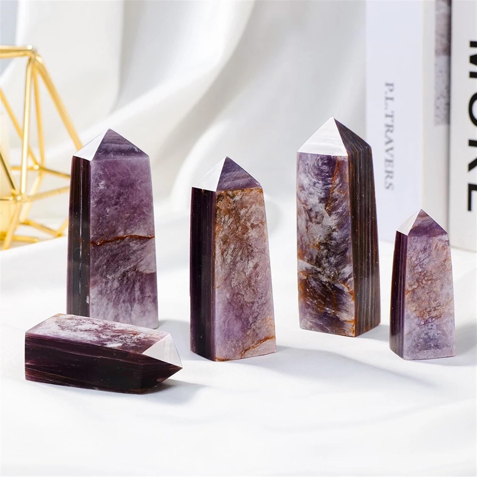 Kristallornamente Natürlicher lila Lepidolit-Kristallturm, magischer Punkt, Kristallpyramide for heilende Heimdekoration Wunderschöner Kristall(70-100g)