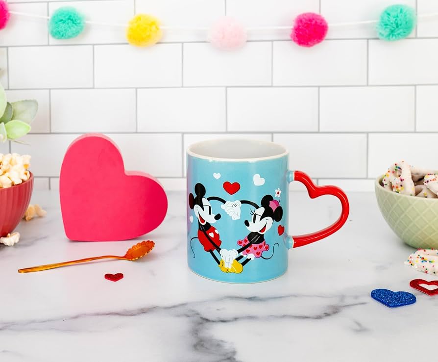 Amazon.com: Silver Buffalo Disney Mickey and Minnie Mouse Love