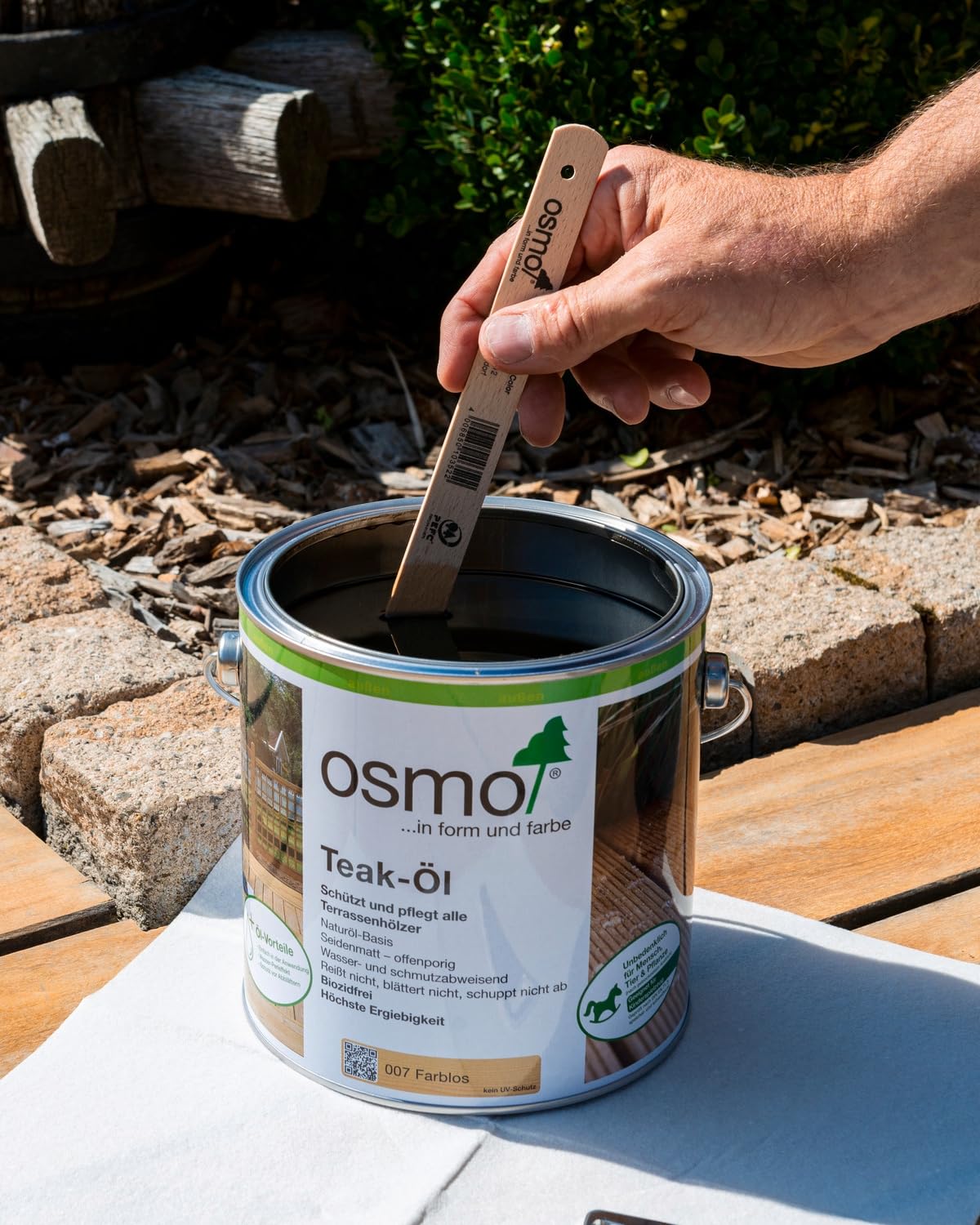 Osmo Terrassenöl Starter Set, 2,5 L Teak Öl natur 007 seidenmatt transparent, inkl. 150 mm Streichbürste mit Handgriff, Holzschutz außen, UV-beständig, offenporig, pflegend