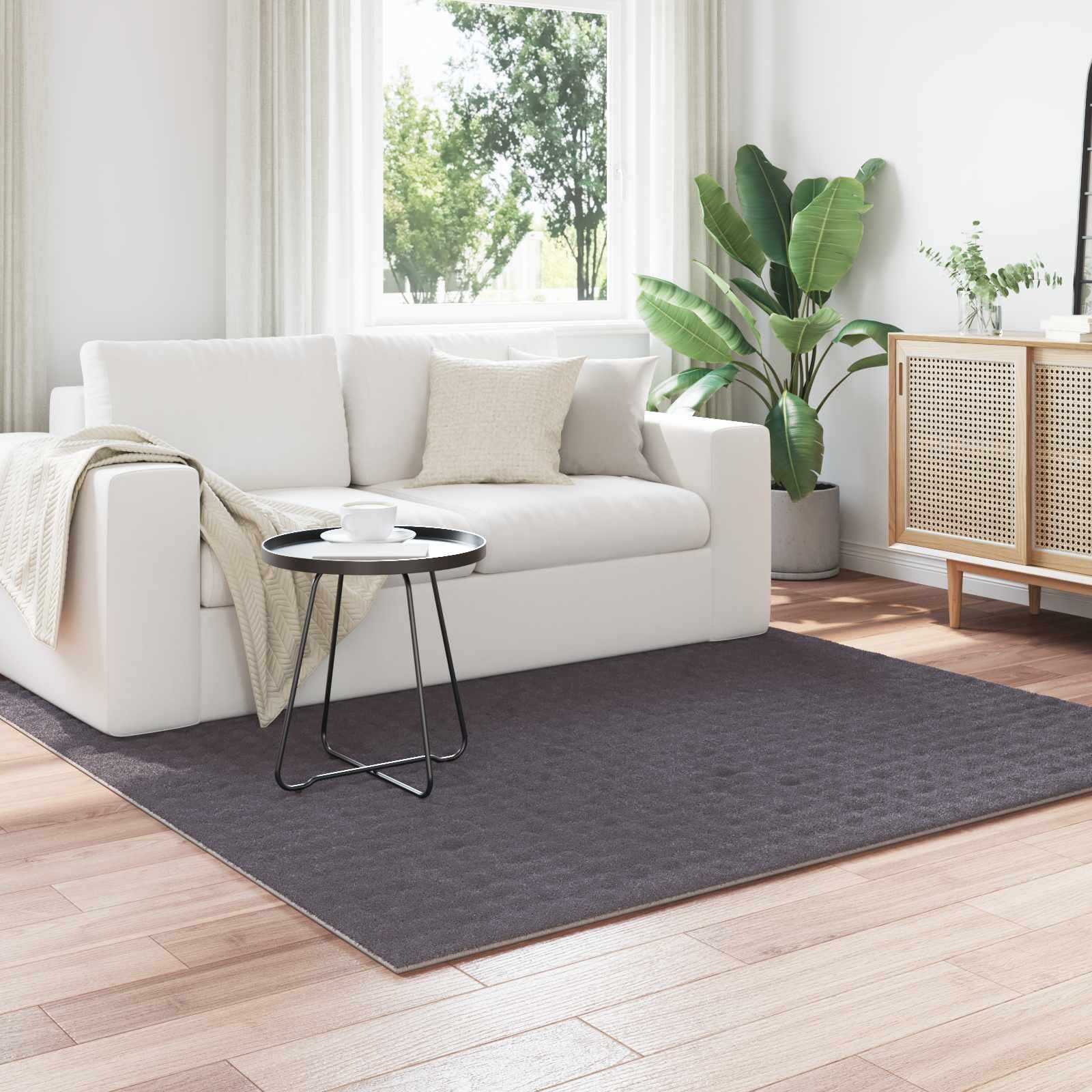 Tapis en polyester de qualité Sirolo anthracite style carré épuré
