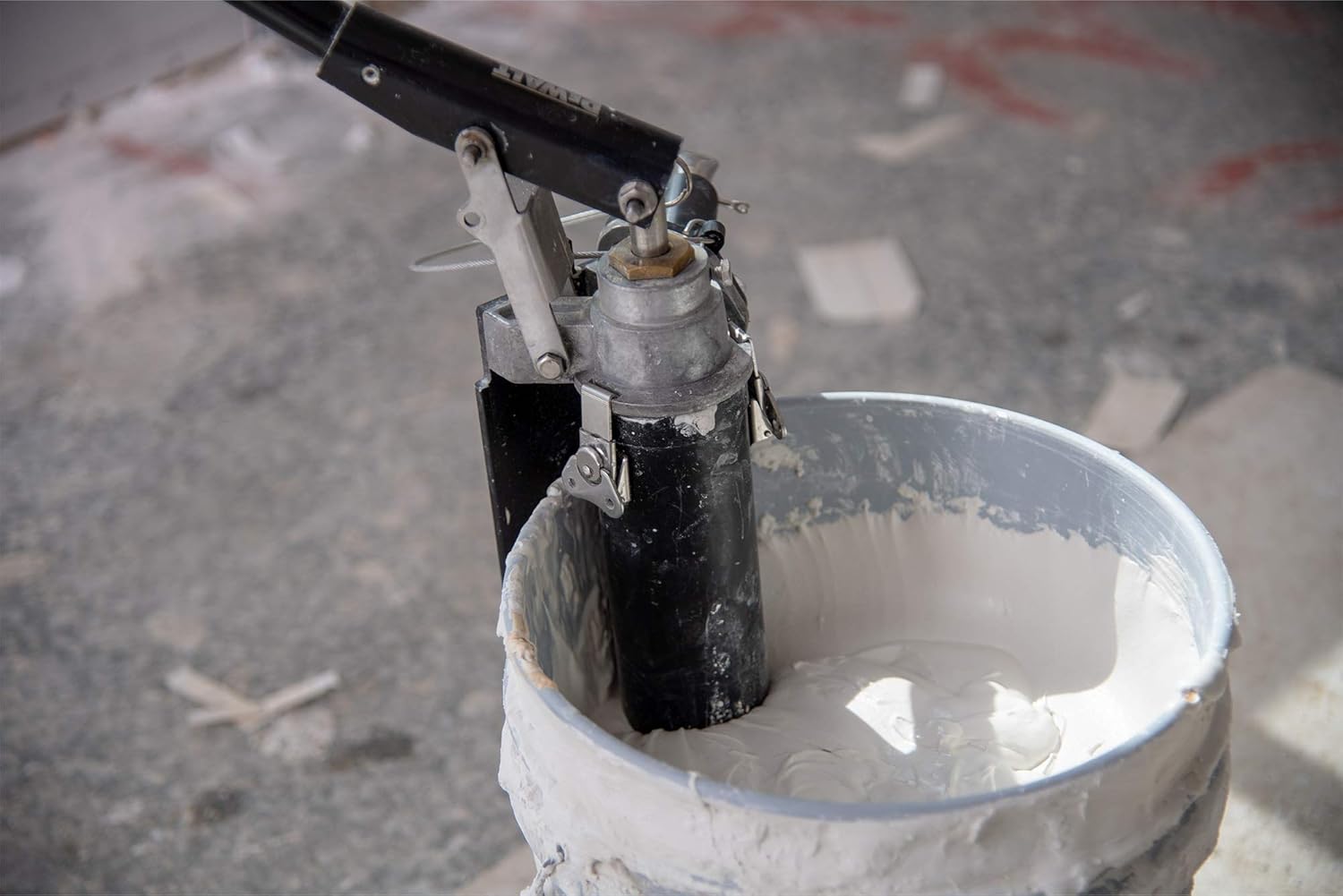 ❤ Crazy Deals DEWALT Compound Pump + Free Box Filler Valve | DXTT-2-771