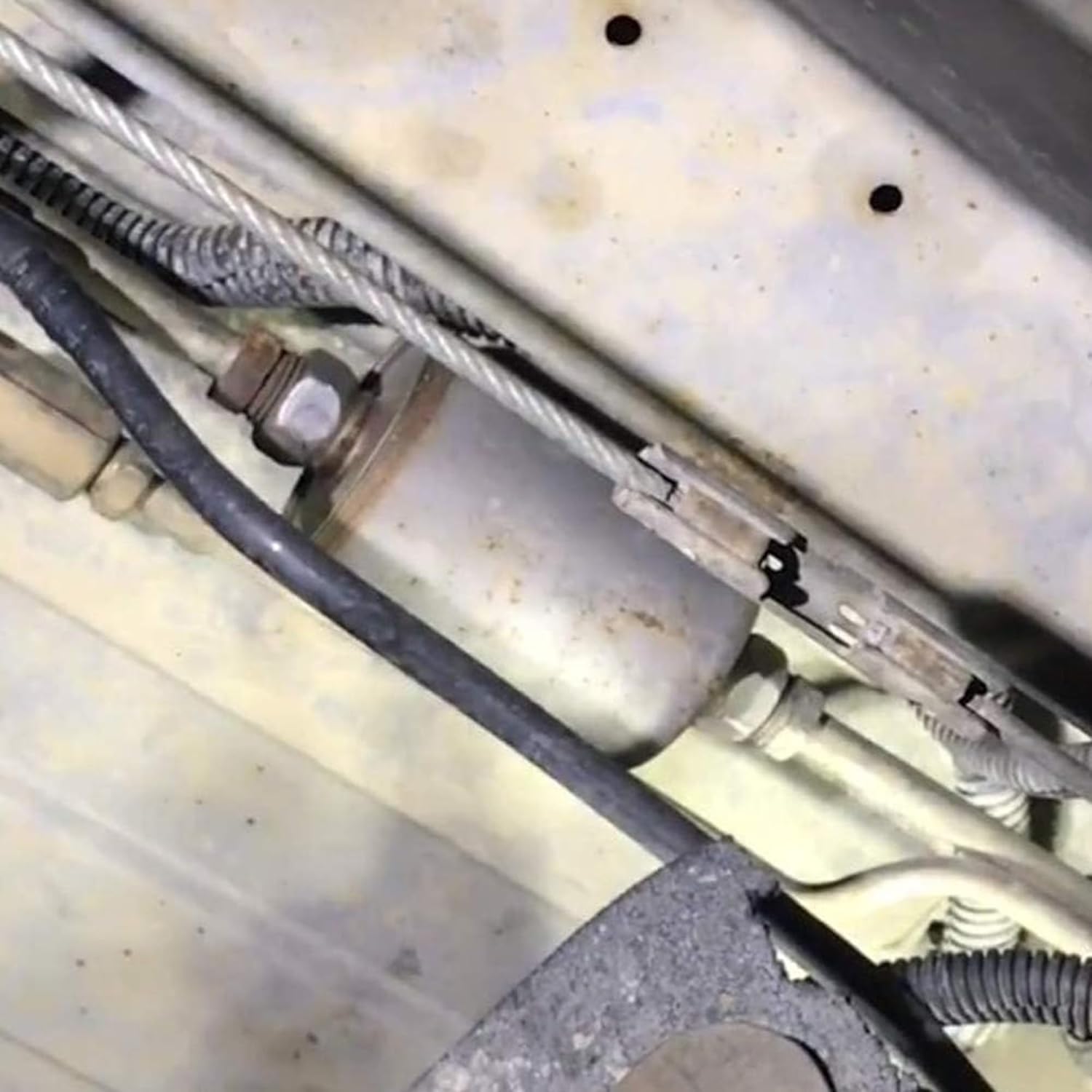 iFJF Six GF652 (FF5026) Professional Inline Fuel Filter Replacement for Chevy/GMC C1500 C2500 C3500 Silverado/Sierra 2500HD Suburban Express Avalanche Replaces 33481 G3727 6 Packs