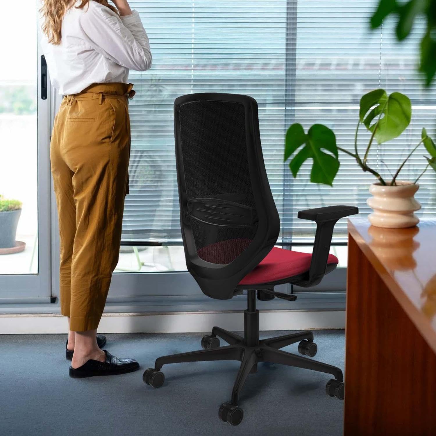 Piqueras y Crespo Mardos: Silla de Laboratorio ergonómica con Respaldo Fijo, Apoyo Lumbar 1D, Brazos 2D, Mecanismo sincro 4 Posiciones, para Uso de 8 Horas y Peso máximo de 120 Kg
