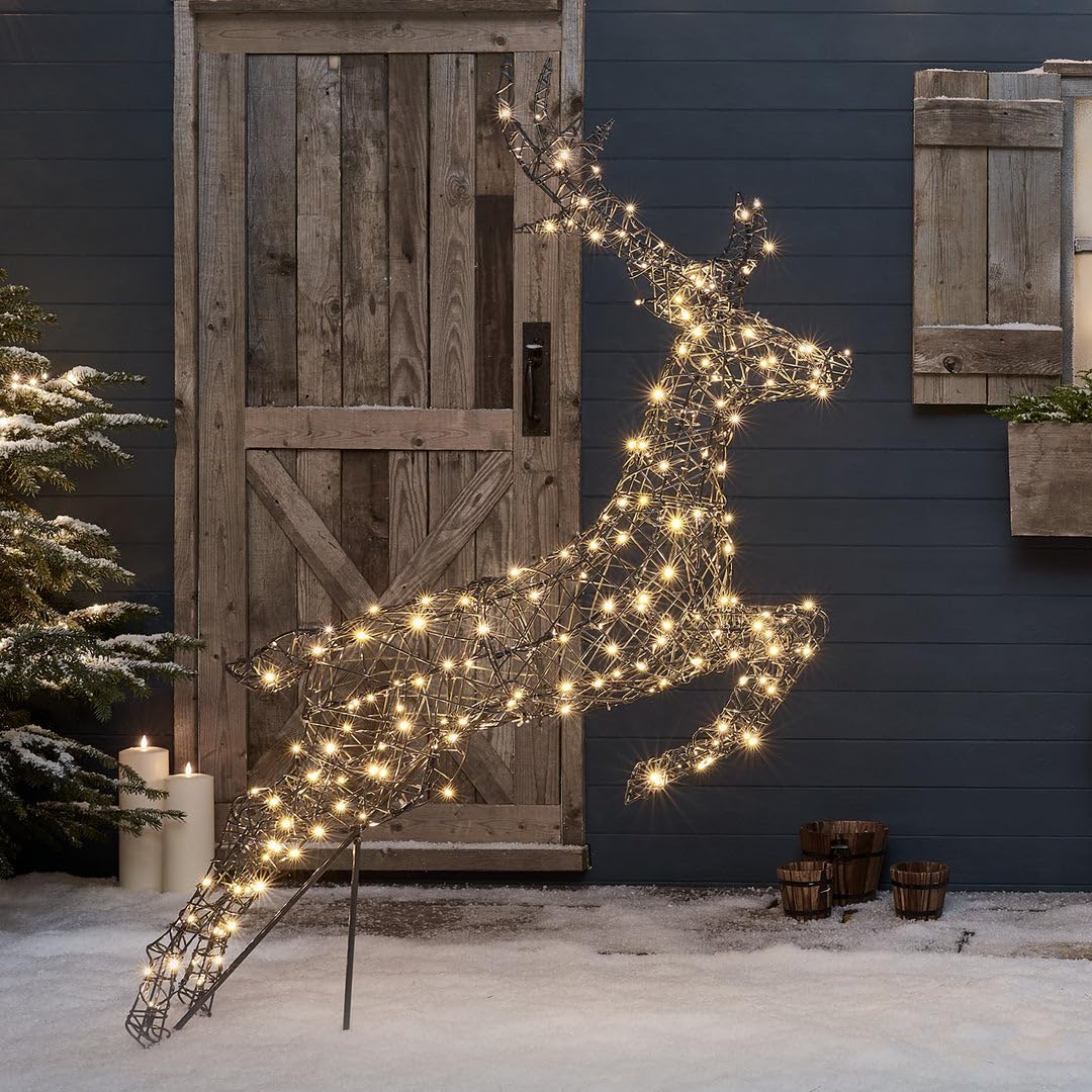 Lights4fun Springender Harlow 3-in-1 LED-Rattan Rentier Figur Hirsch | Solarbetrieben | Timer, Fernbedienung | Weihnachtsbeleuchtung für außen Weihnachtsdeko | Höhe 146 cm