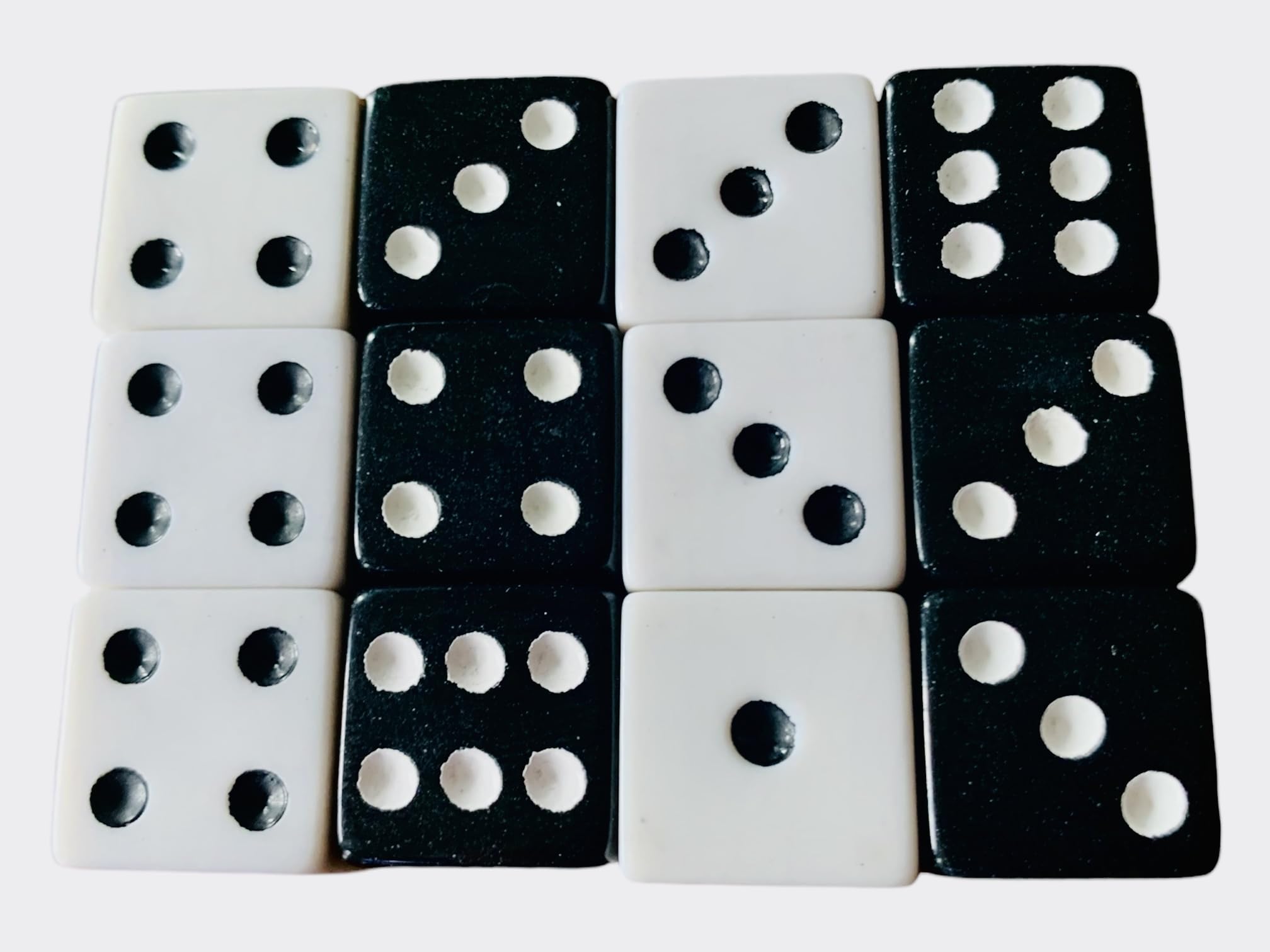 12 Dés En Bois Noir 16mm Yeux Blancs - Cubes Jeu De Société Fabriqué En Allemagne, Accessoires Table Spieltz DIN EN 71