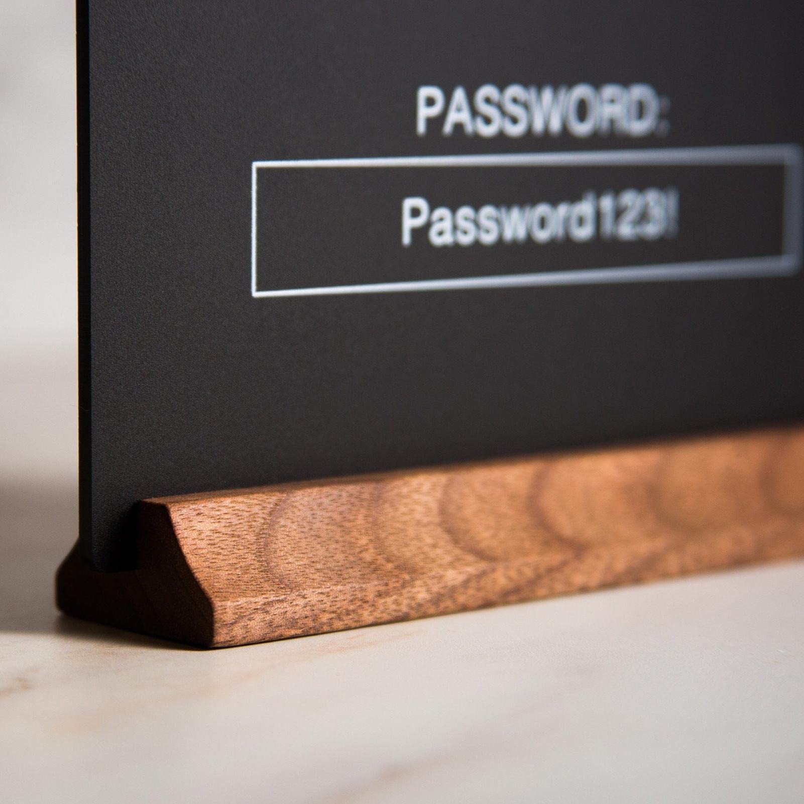 Acryl WLAN-Board Mit Holzsockel – Beschreibbares  Produktbild-Vorschau 2
