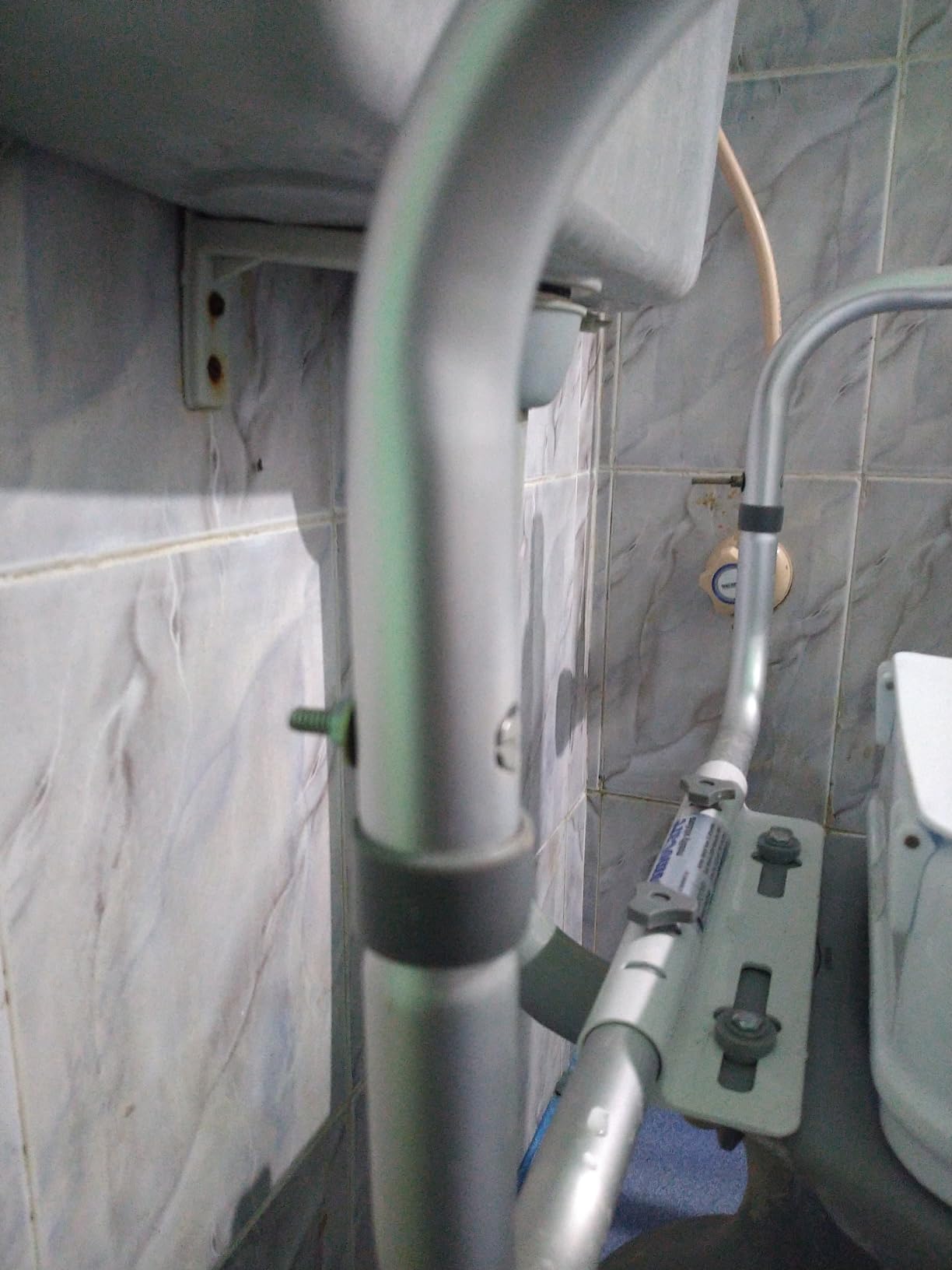 KosmoCare Aluminium Toilet Safety Frame Medical Railing Helper For