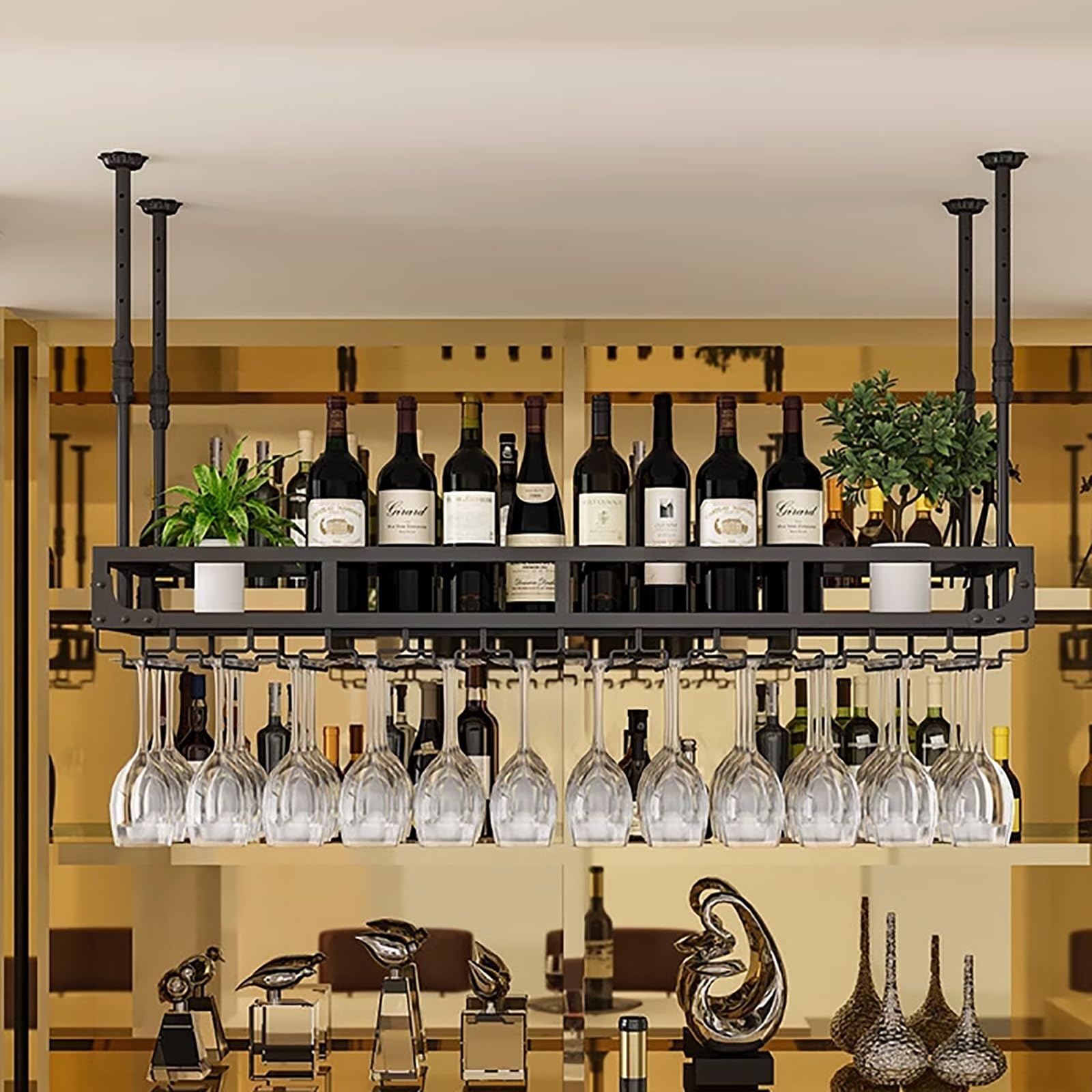 Casier à verres à vin au plafond pour libérer l'espace de votre comptoir de cuisine