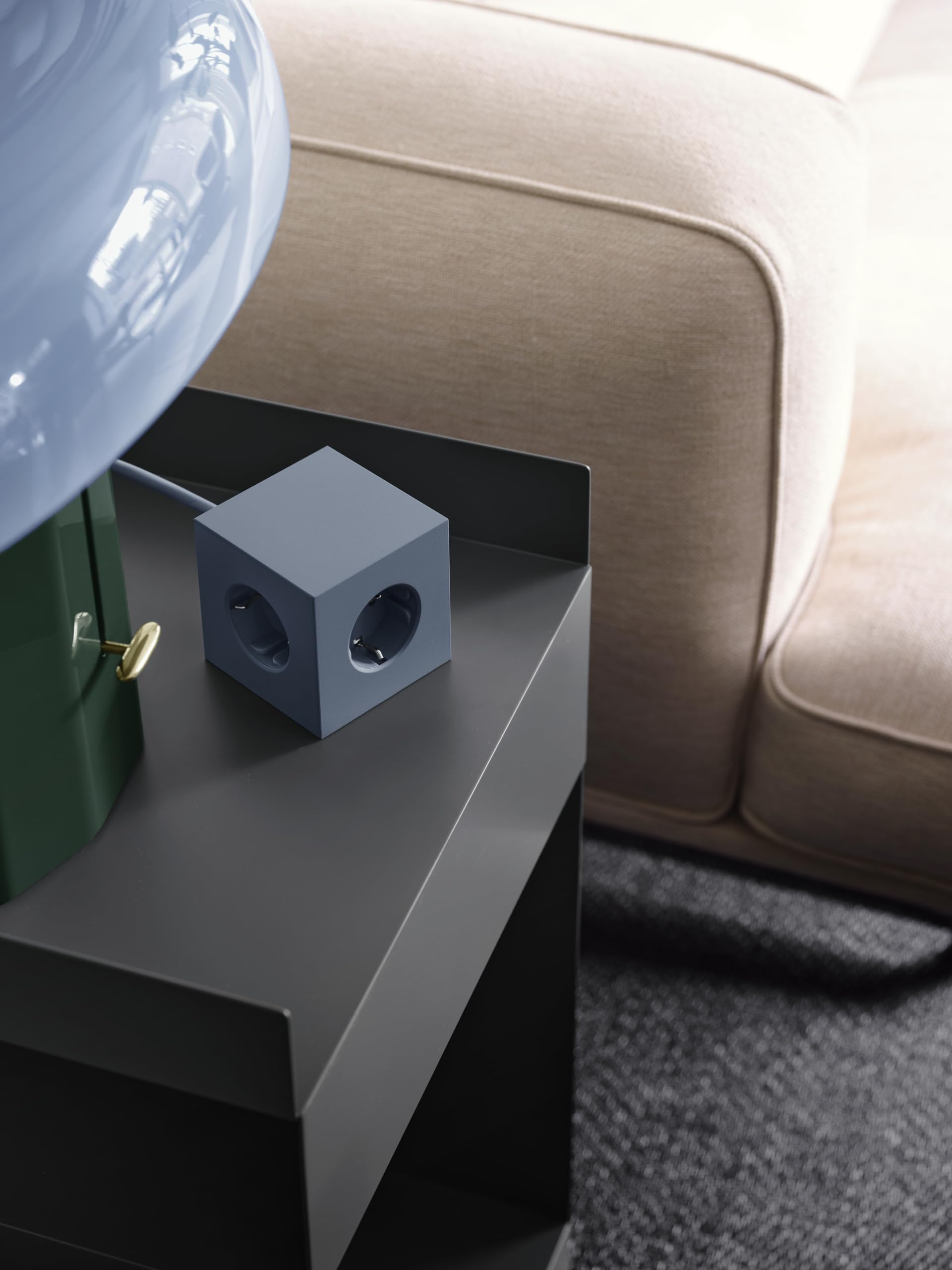 Avolt Square 1 Ciabatta Multipresa Cubo Design, 3 Prese, 2 USB-C 30W | Ciabatta multipresa design blu. Cubo magnetico, ricarica rapida USB-C 30W per scrivania, casa e comodino