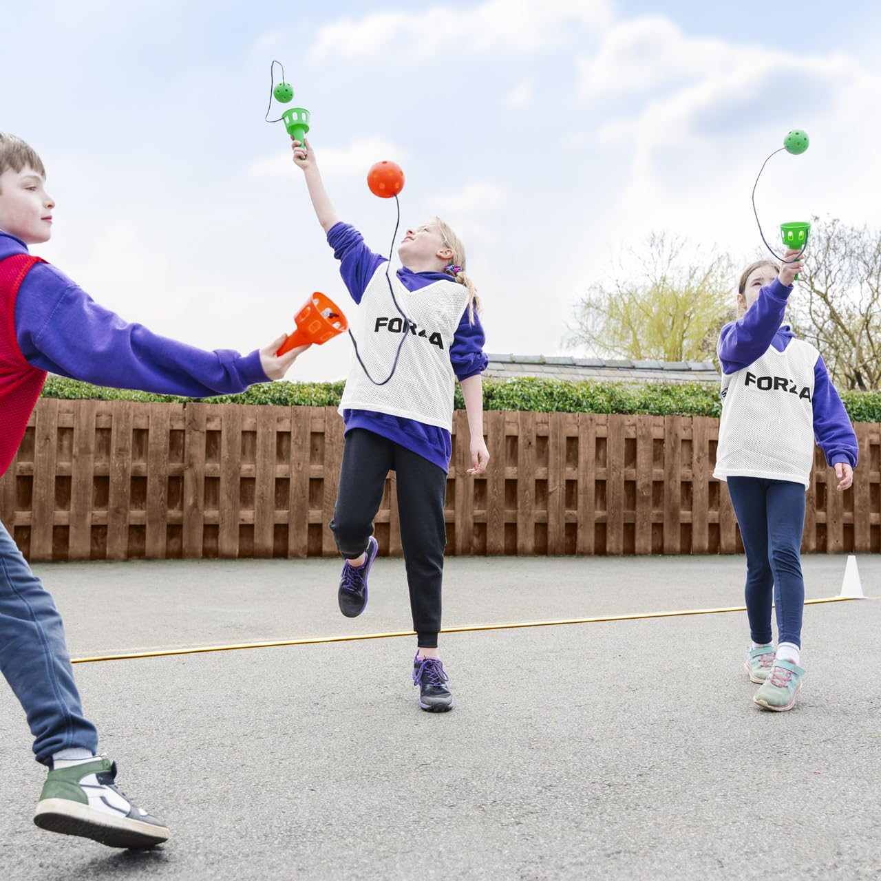 FORZA METIS Play Jeu du Bilboquet | Améliorez la Coordination Main-Œil | Choix de 4 Couleurs Vives