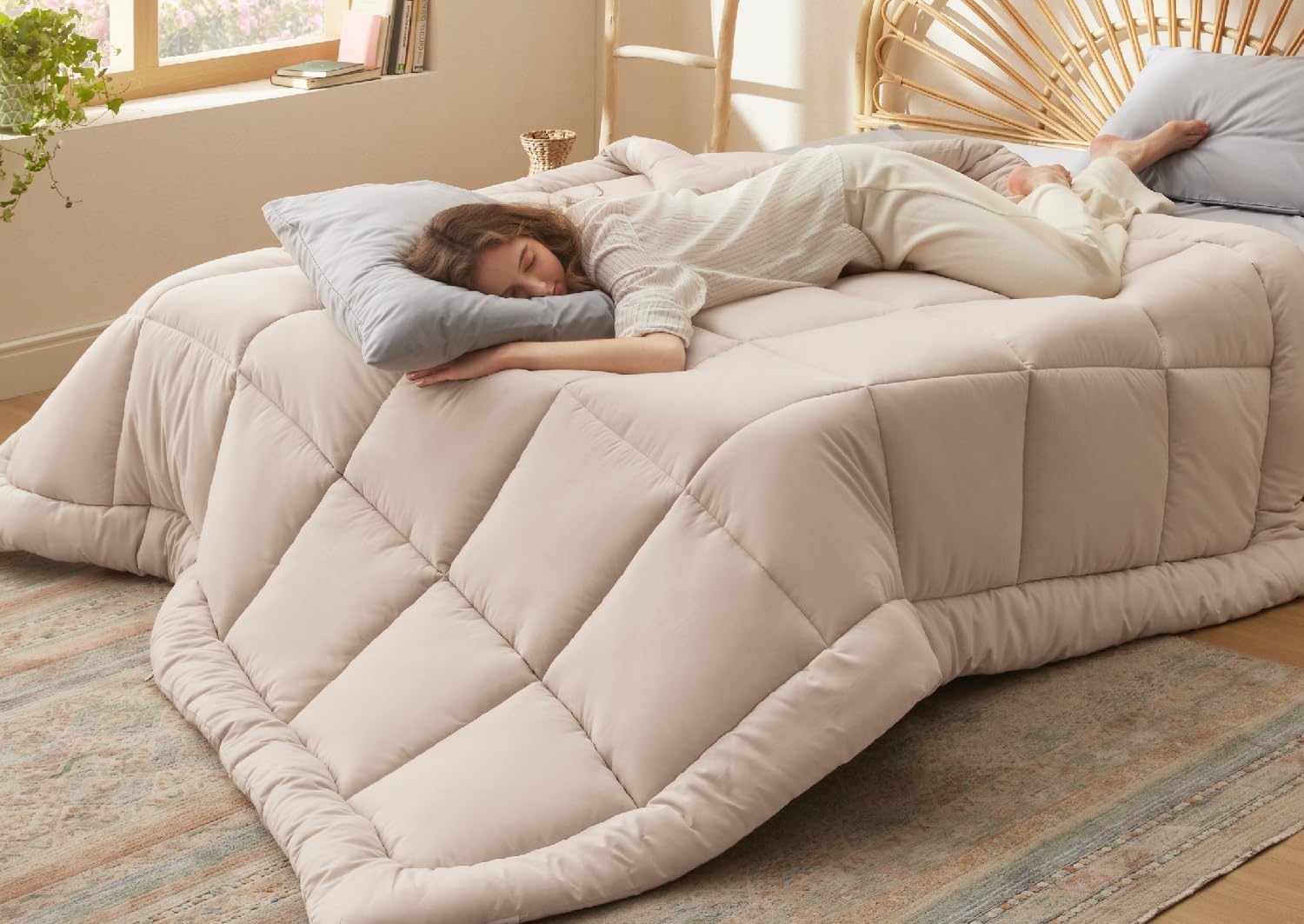 Bedsure Comforter Duvet Insert - Quilted Comforters Queen Size, All Season Duvet, Down Alternative Bedding Comforter with Tabs(Beige,Queen 88"x88")