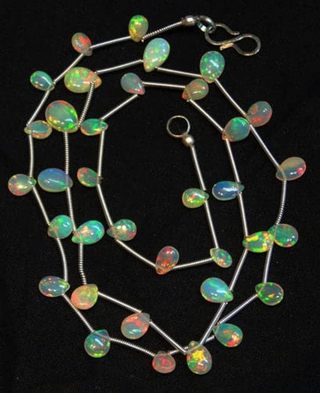 Opale d'Éthiopie en fil de perles poires pour créer vos bijoux d'été personnalisés