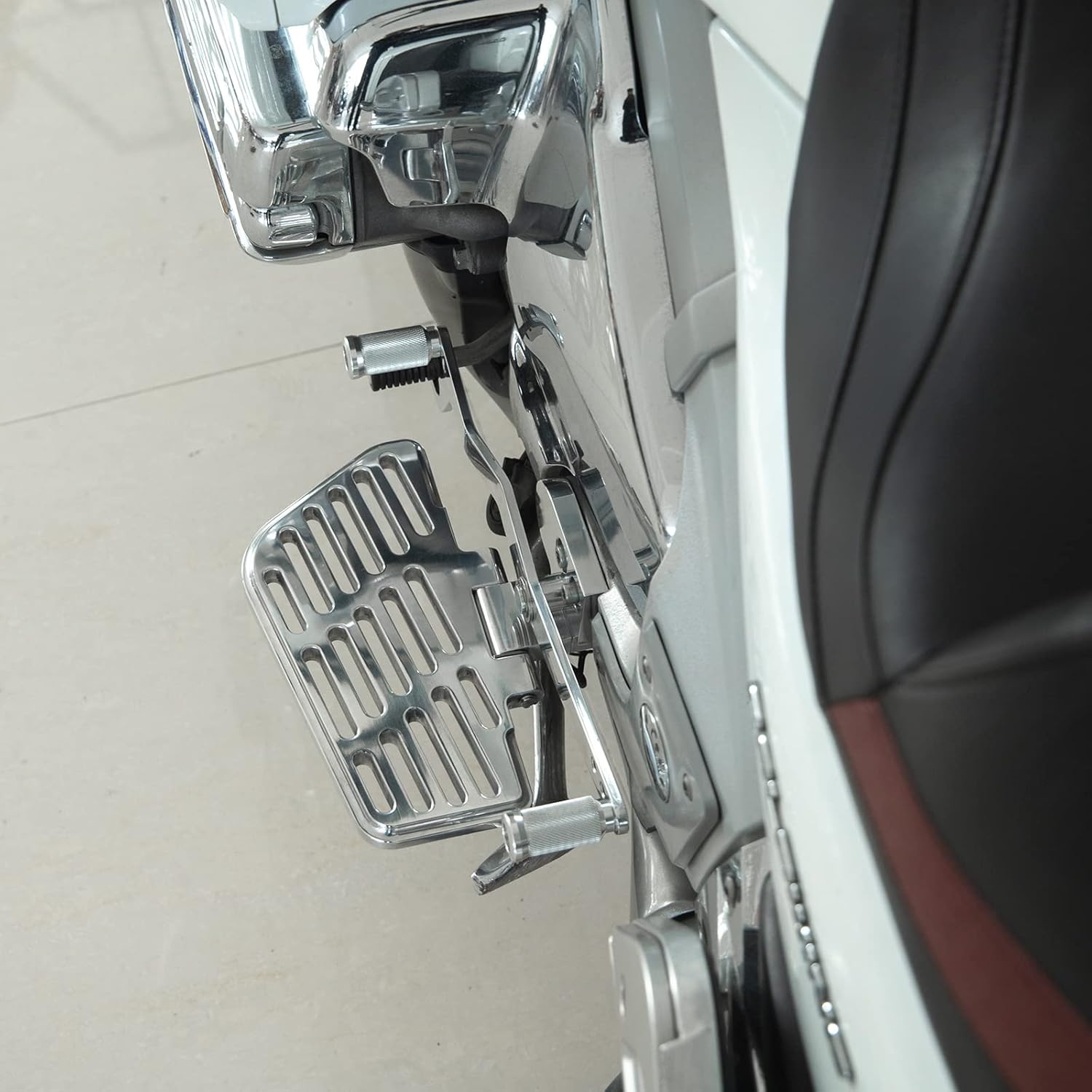 CNC Billet Driver Floorboard Kit Footpeg for Honda Goldwing 1800 GL1800 Goldwing F6B 2001-up, Silvery