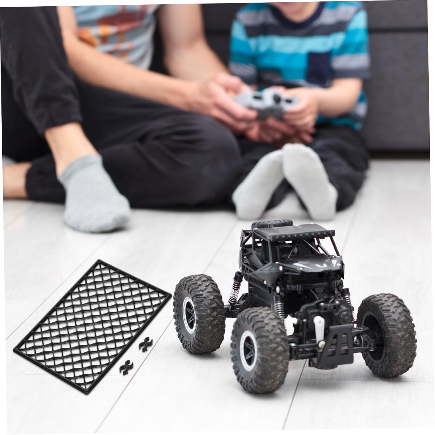 ibasenice 30pcs Rc Car Garage Assembly Panels for Drift Racing Mesh Design Easy Installation Compatible Various Models Realistic Traffic Panel for Remote Control Cars