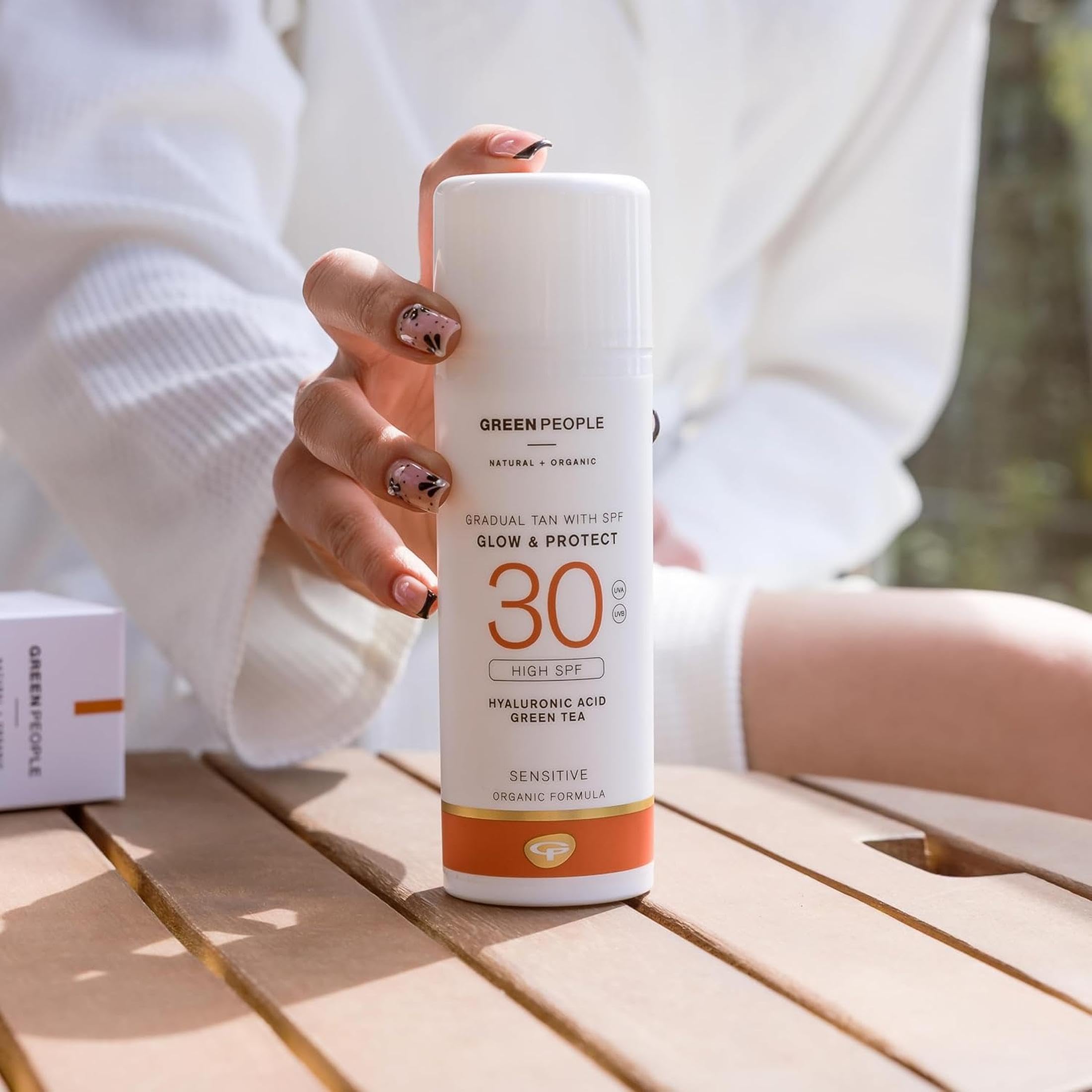 Green People Glow & Protect SPF30 Natürlicher Selbstbräuner, 150ml