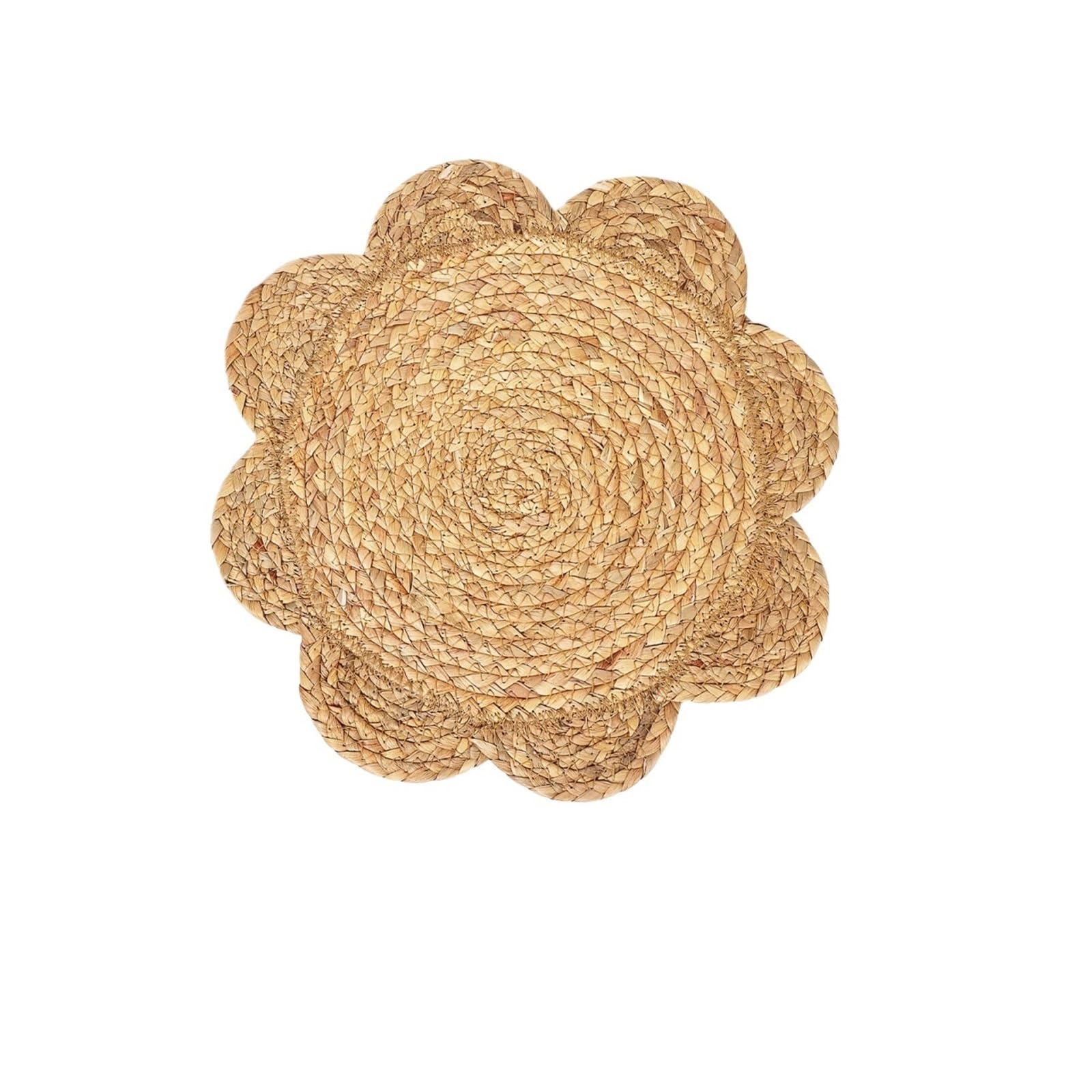 Wicker Placemat 8Pcs Round Woven Placemats 13.8" Rattan Natural Straw Hand Farmhouse Place Mats Scalloped Edge Braided Heat