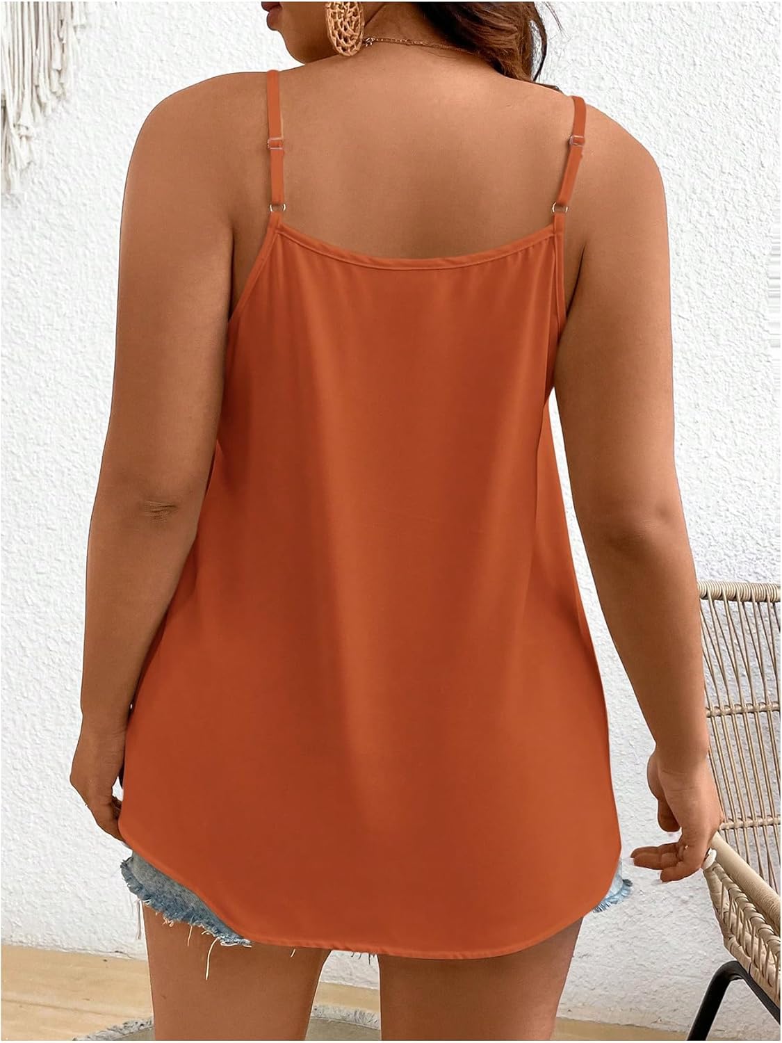 SOLY HUX Women's Plus Size Camisole Tops Floral Lace V Neck Spaghetti Strap Dressy Casual Tops - Image 2