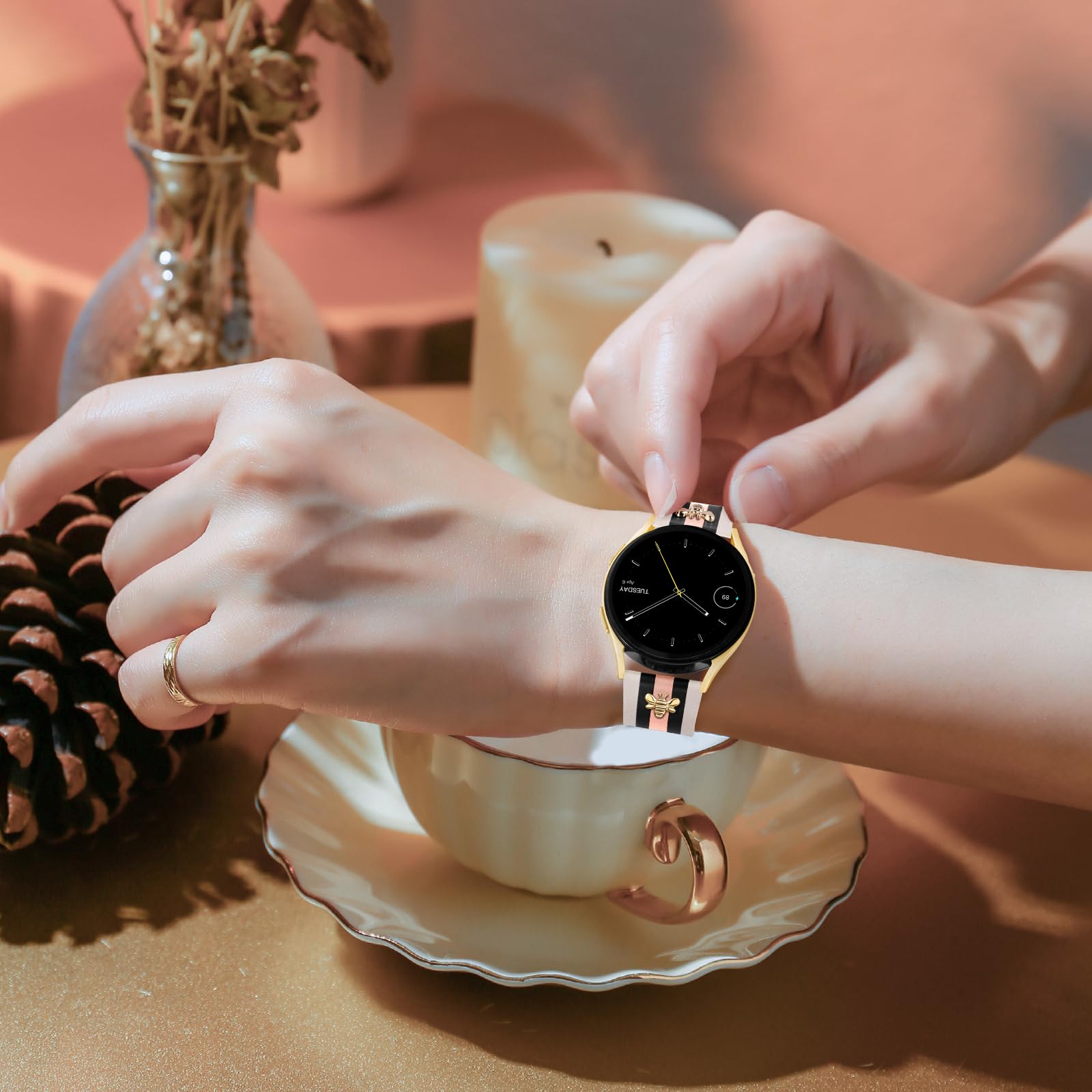 MOINSPIRE Designer-Lederarmbänder mit Charms, kompatibel mit Samsung Galaxy Watch 7/6/5/4/Active 2 40 mm, 44 mm/Watch 6 Classic 43 mm, 47 mm/Watch 5 Pro 45 mm/Watch 4 Classic 42 mm, 46 mm, 20 mm