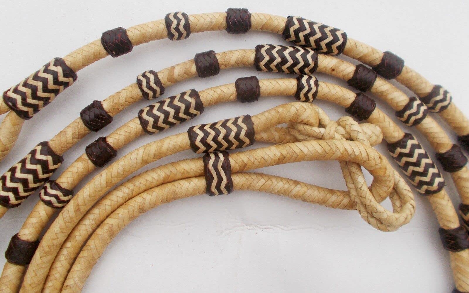 Cuerda natural con nudos marrones de piel cruda, cuerda de caballo, trenzada a mano, con riendas romanas romanas, rancho y riendas de cuerda