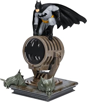Paladone Batman Figurine Light - Officially Licensed DC Super Heroes Decor and Gift, Collectible Display Lamp Must Have for DC Comic Fans, USB Powered 27 LED Light