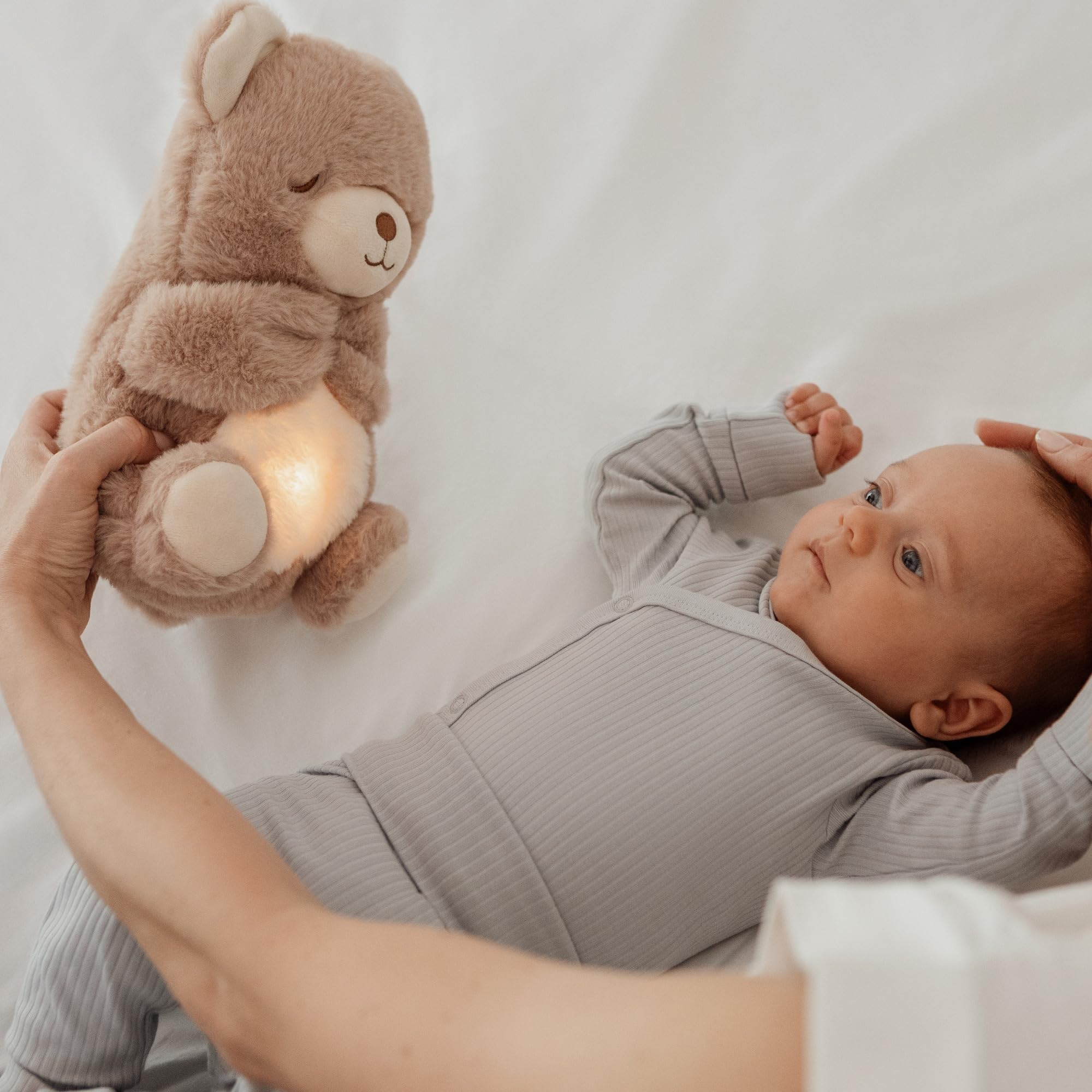 Nuby Il Mio Orsetto Coccoloso Rilassante – Peluche della Buonanotte – Peluche Musicale e Luminoso con Luce Notturna – Peluche con Rumore Bianco per Bebè – Regalo Nascita per Bambina e Bambino Neonato