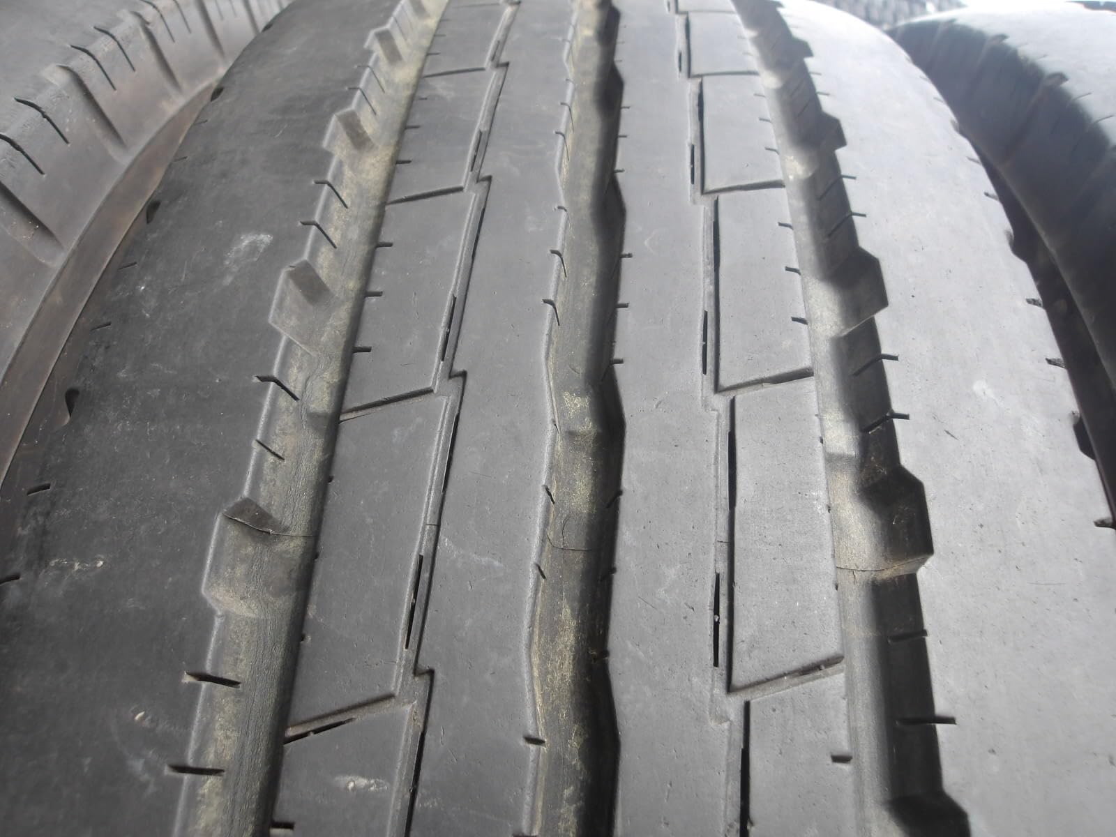 Amazon.co.jp: P847-9 215/70R17.5 夏6本セット サマータイヤ LT 118 