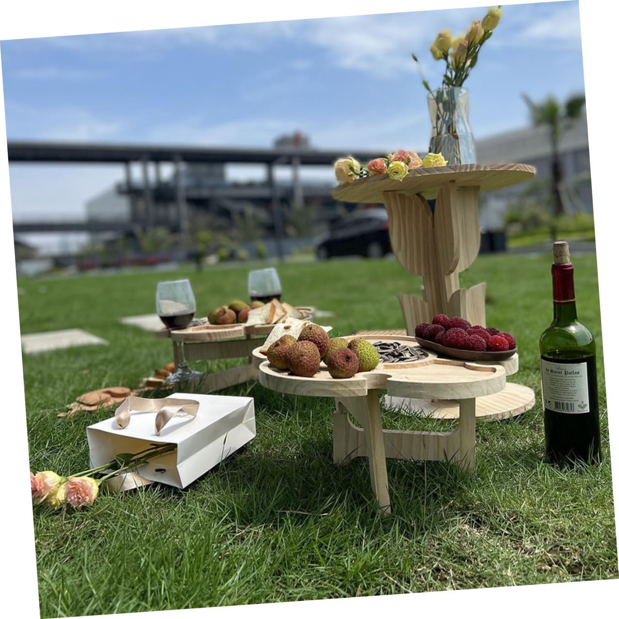 Portable Folding Picnic Table with Wine Desk, 35cm Diameter Wooden Flower-Shaped Outdoor Camping and Beach Table for Travel and BBQ