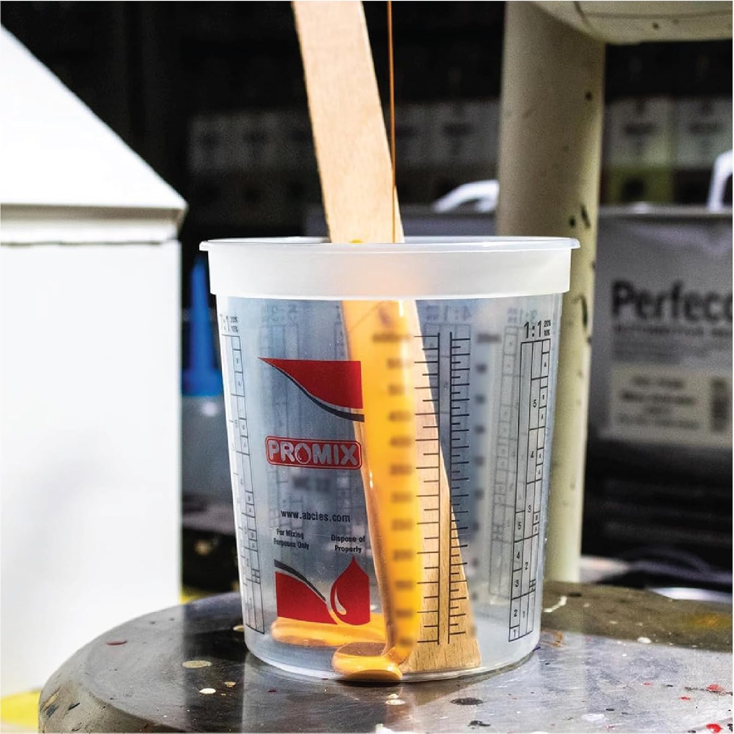 Box of 40 - Paint & Epoxy Mixing Cups Buckets - 174 Ounce (5-Quart) - Calibrated Mixing ratios on Side - Solvent Resistant, Reusable Clear Plastic Cups for Paint, Epoxy, Resin, Oil, Thinner (40)