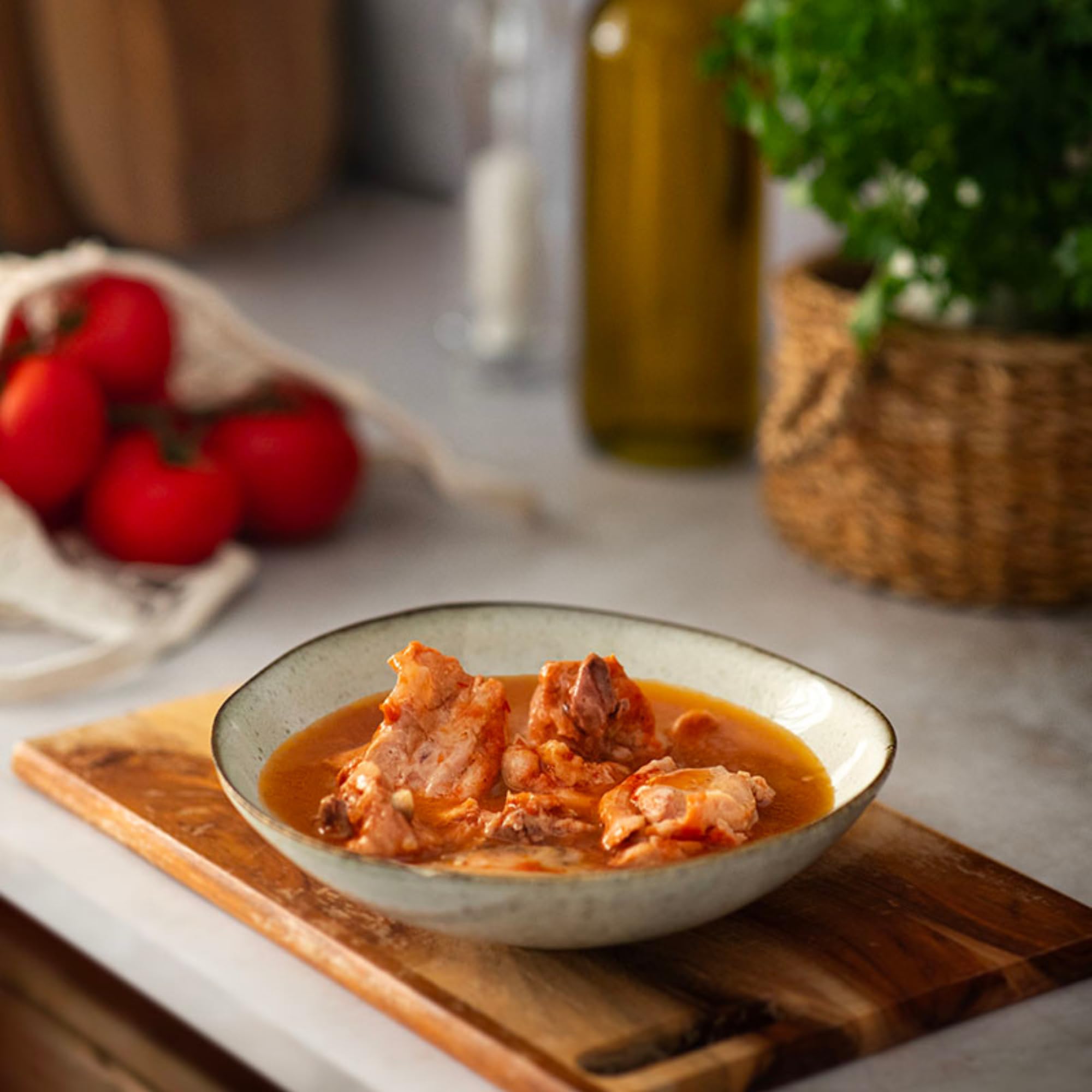 Norave Pollo con Tomate - Carne de Pollo en Conserva 400g x 7 Unidades | Receta Tradicional Española | Rica en Proteína | Comida Preparada Lista para Servir |