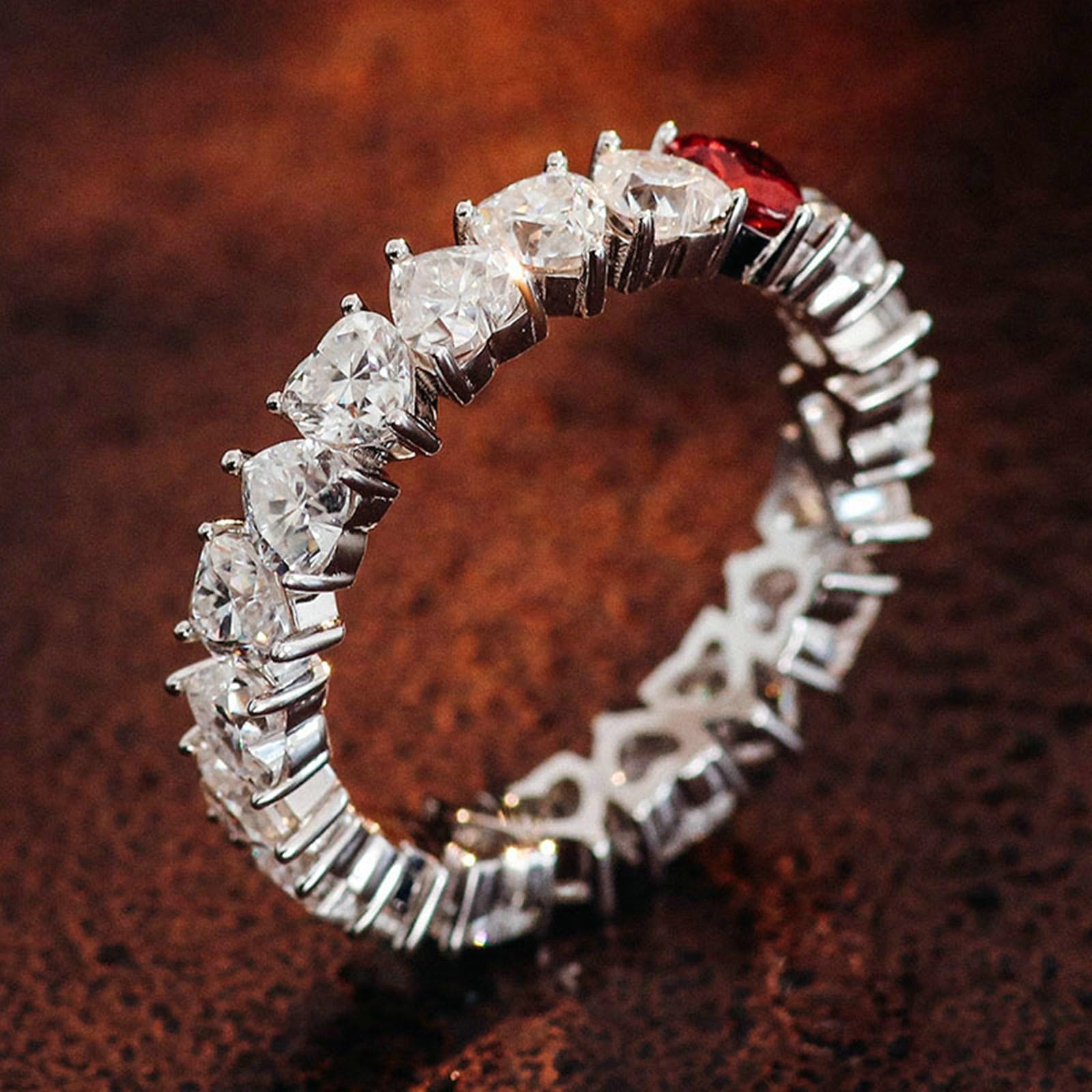 Anello di fidanzamento 18 carati taglio a cuore rosso bianco Lab creato rubino moissanite anello di fidanzamento coppie oro eternità