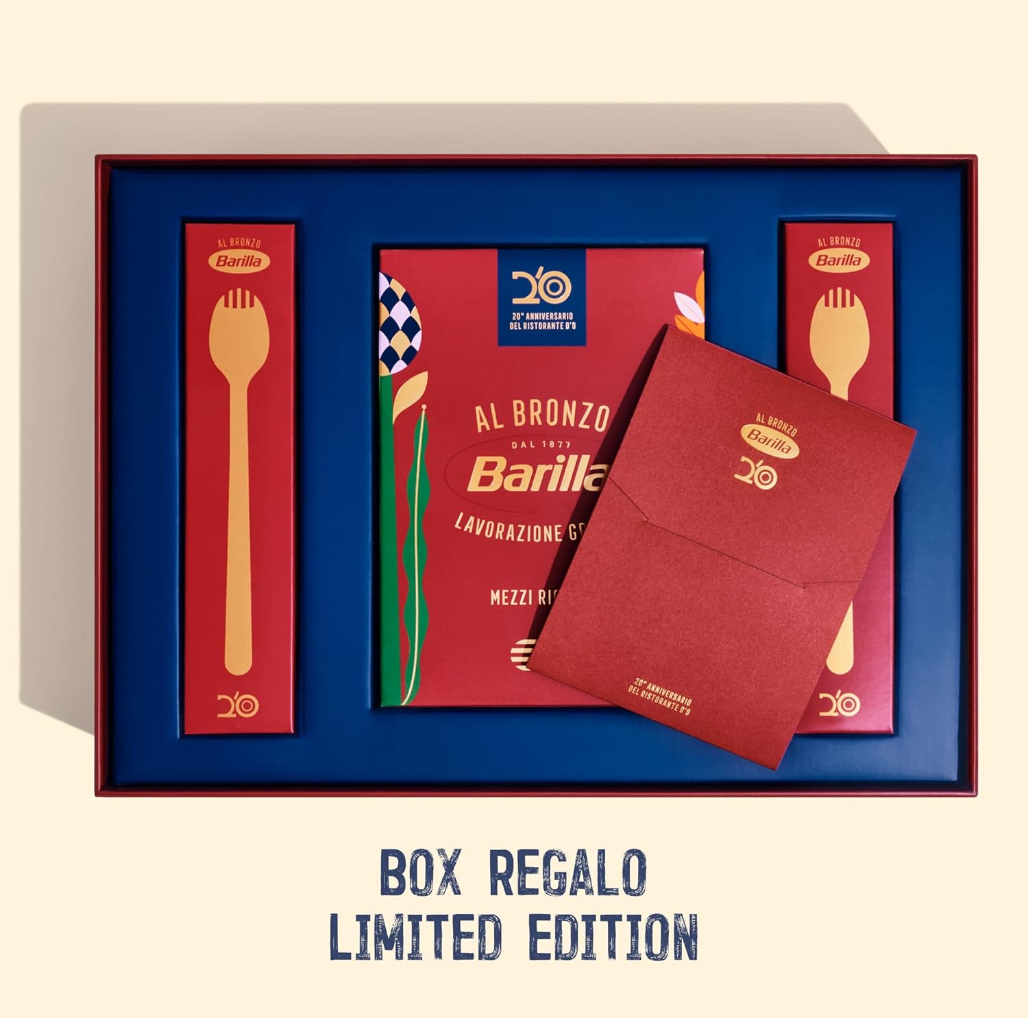 Barilla Al Bronzo Gift Box, Idea Regalo con 1 Pack di Pasta Barilla Mezzi Rigatoni al Bronzo e 2 Set di Posate, Edizione Limitata Dedicata al 20° Anniversario del Ristorante D'O di Chef Davide Oldani - Immagine 5