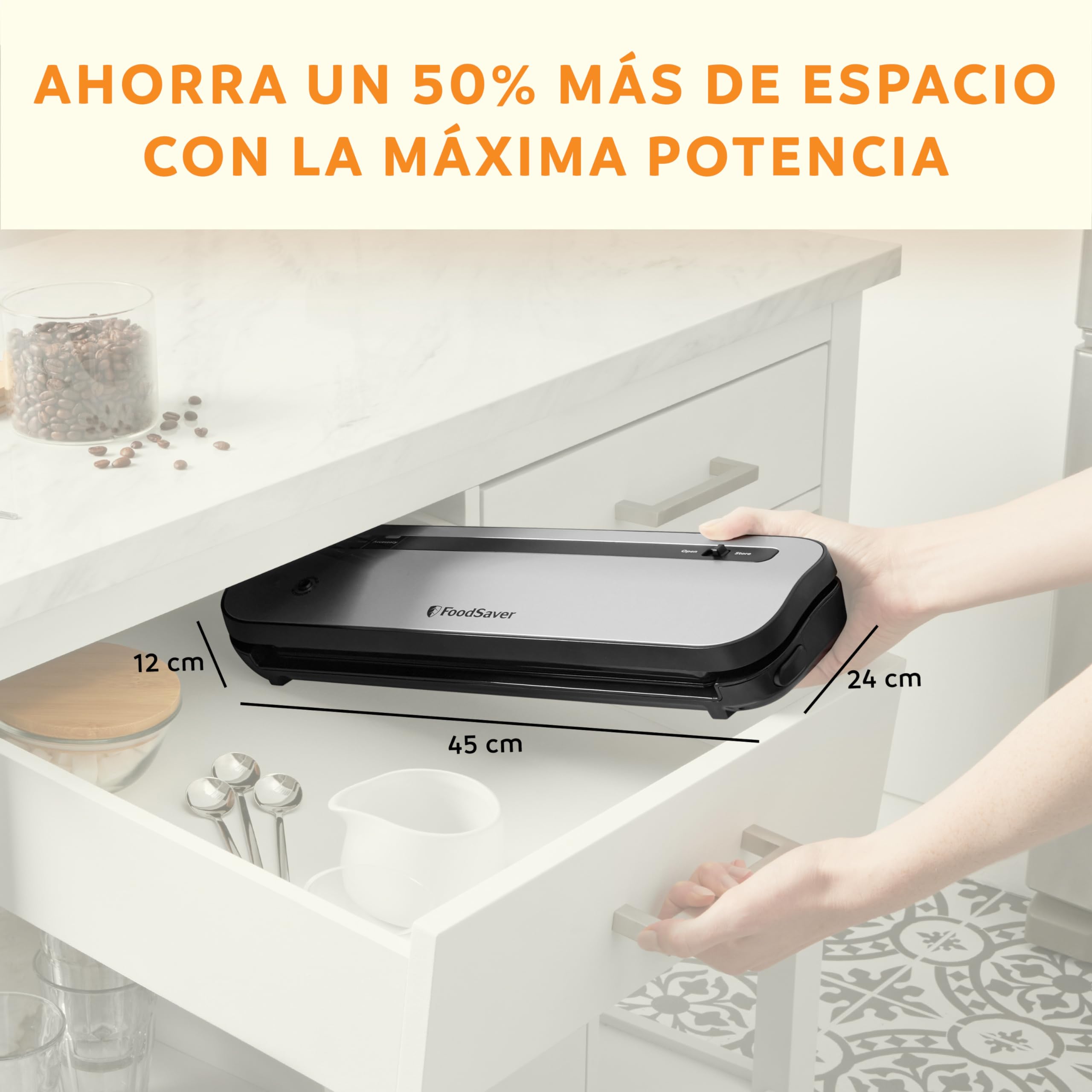 FoodSaver Envasadora al vacío | Mantiene el alimento fresco hasta 5 veces más*|Ahorra un 50% más espacio** | 1 rollo (28cm x 2,43m), 2 bolsas de sellado (0,94L), 2 bolsas con cierre (0,94L) | VS1290X