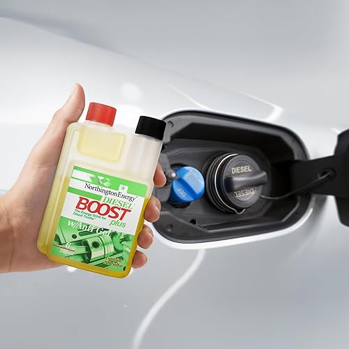 Vista 5 de Diesel Boost Plus 5 en 1 Aditivo para combustible diesel, limpia inyectores, restaura la lubricidad y MPG. La botella exprimible de 8 onzas trata