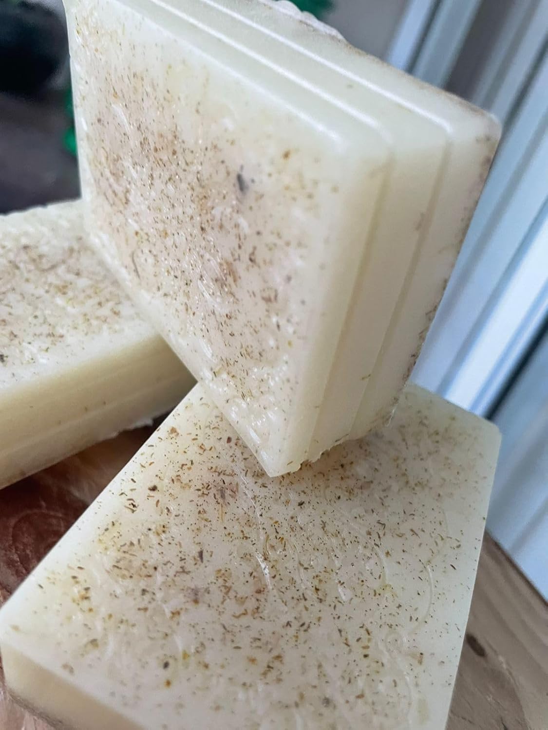 Sabonete artesanal de Camomila, natural feito a mão 100% artesanal. 100 Gramas em promoção! Veja a oferta e mais achadinhos de Sabonetes 3 Hoje é o melhor dia para comprar Sabonete artesanal de Camomila, natural feito a mão 100% artesanal. 100 Gramas com aquele preço maroto! Promoção! Aproveite a oferta! 3