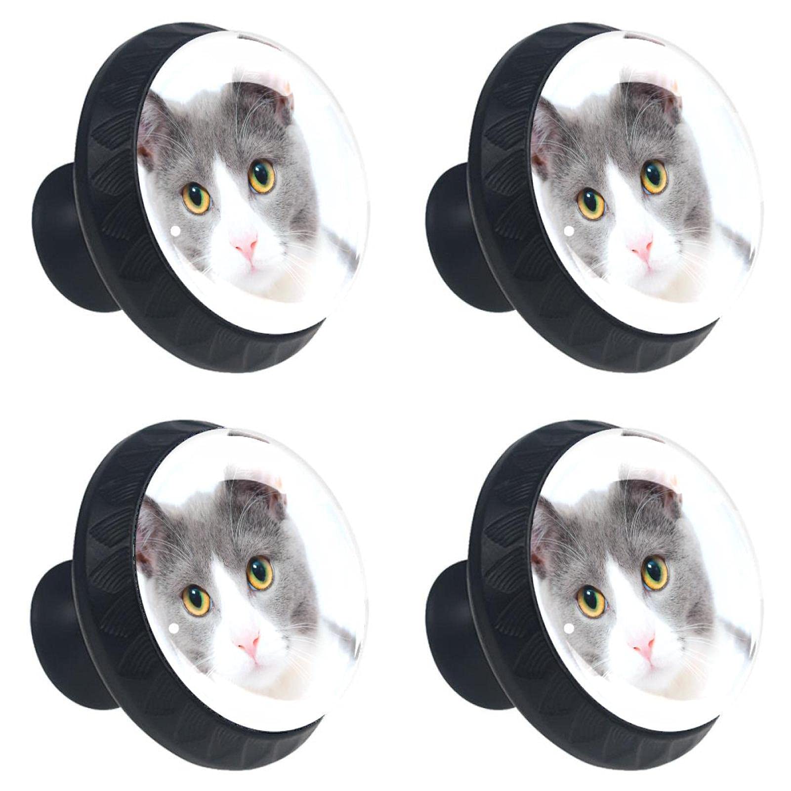 Boutons de tiroir cristal chat blanc pour remplacer une poignée cassée et relooker un meuble