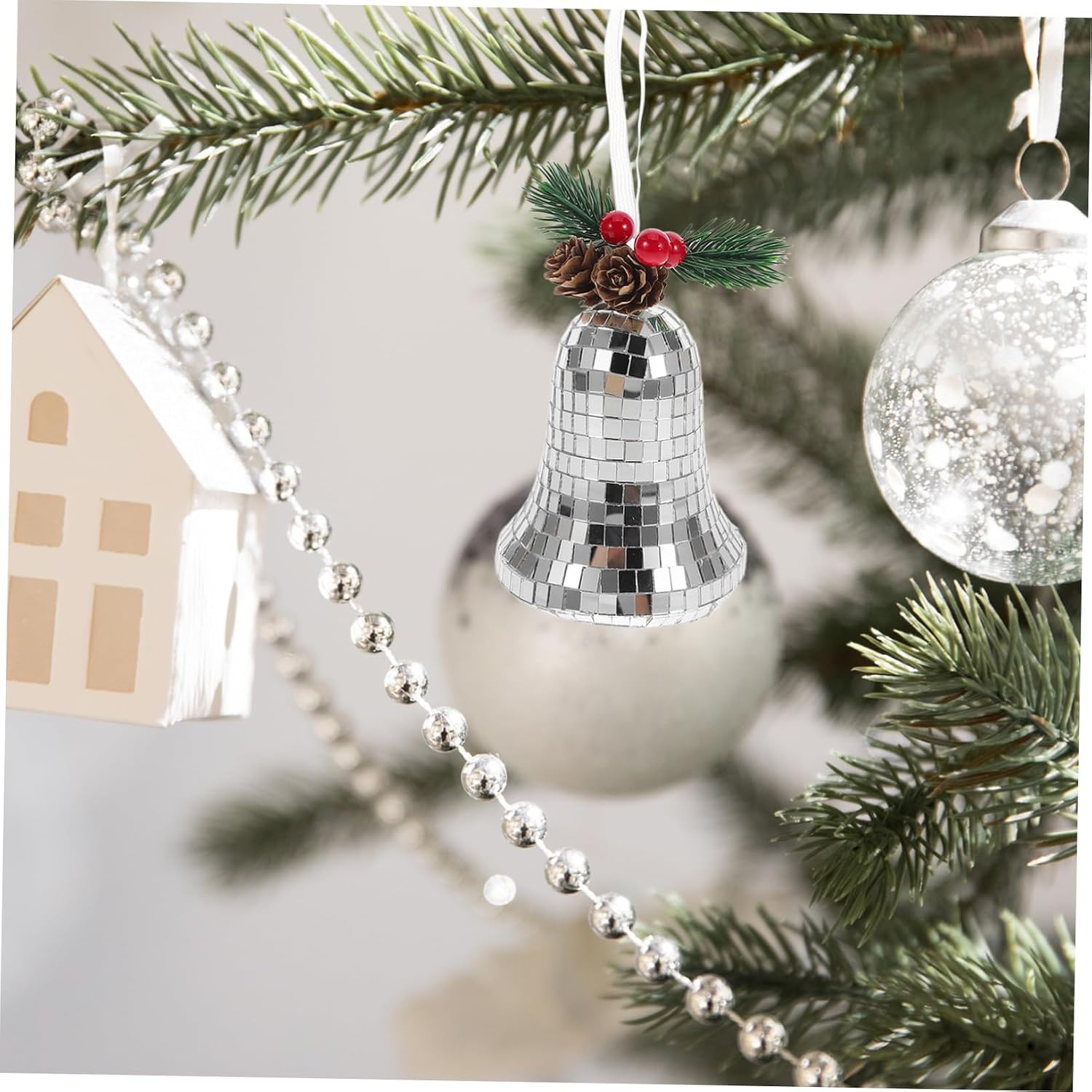 Disco Ball Christmas Ornament Reflective Mirror Bell for Tree Hanging Modern Party Decoration Unique Glass Design for Festive Celebrations