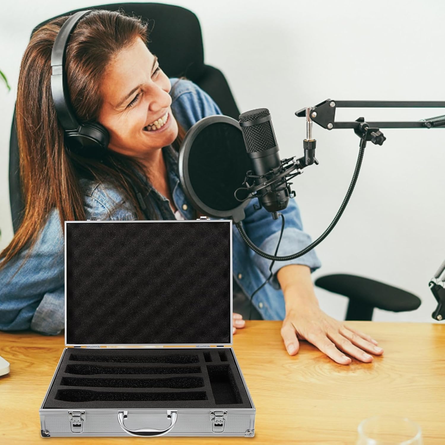 Hemoton 4-Pack Hard Carrying Case for Wireless Microphones Portable Aluminum Microphone Storage Box with Handle for KTV Travel and Outdoor Use